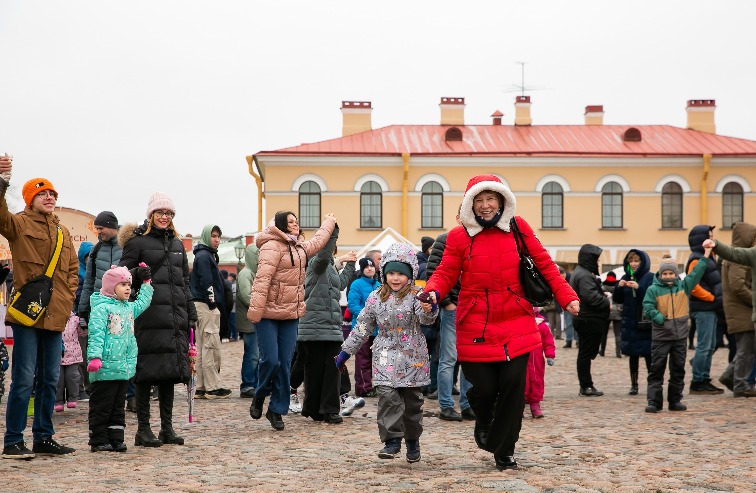 Масленица 2024 Петропавловская крепость. Семейный и портретный фотограф в Санкт-Петербурге Ольга Станкова