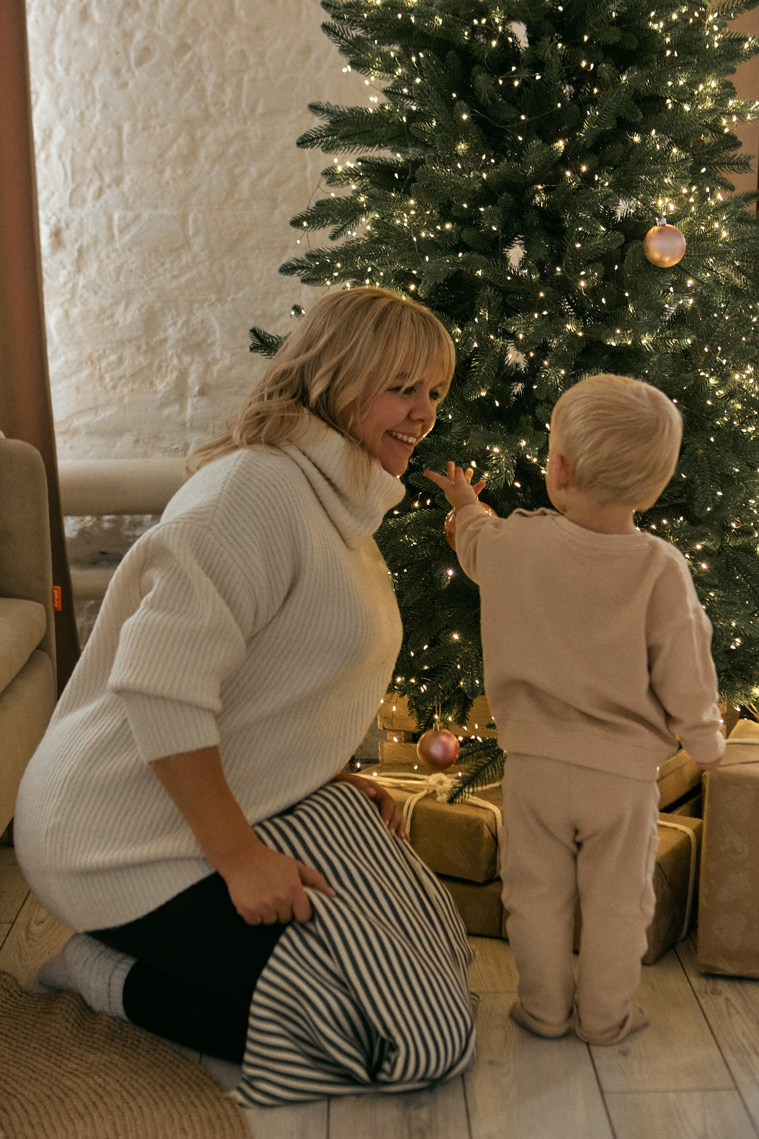 Новогодняя фотосессия мамы и сына