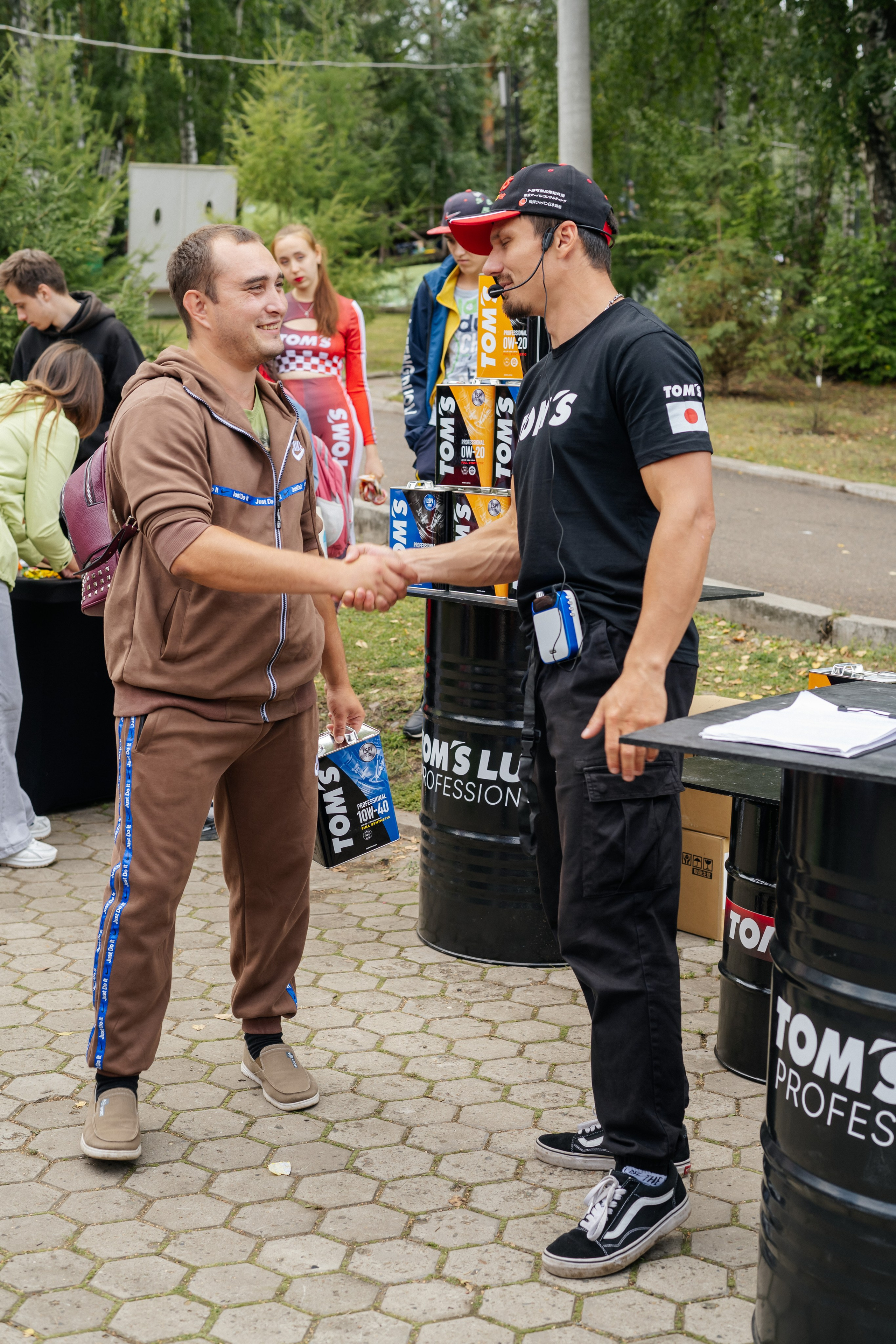 Моторное масло Tom's. Фотограф в Красноярске