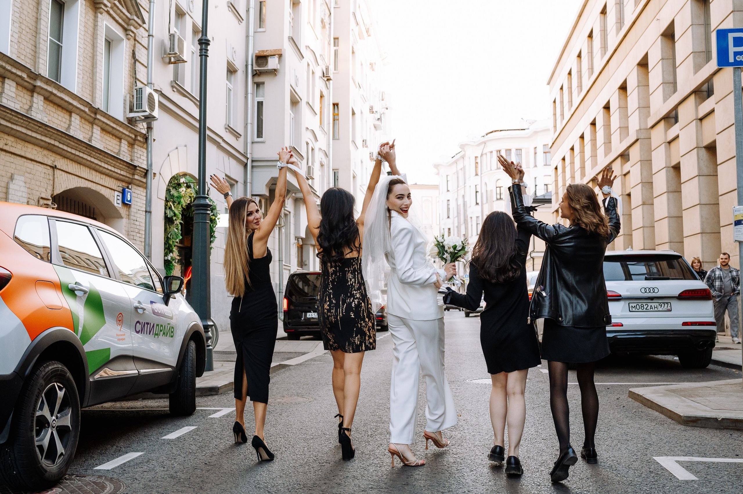 Девичник Лауры | Патриарши Пруды | 2023. Фотограф Вито Бурмасов | Москва