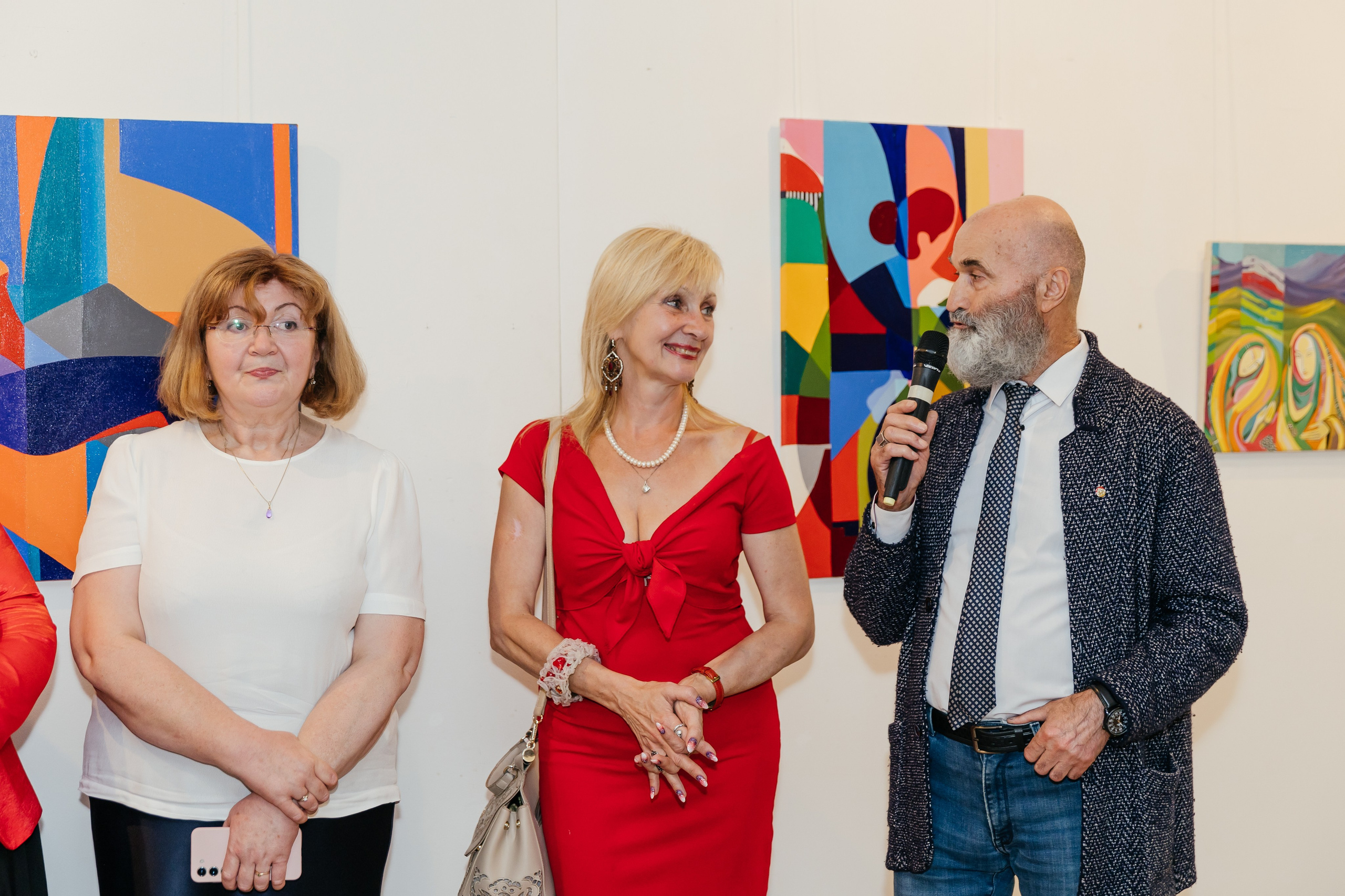 Выставка Лиры Алборовой «Цвет — это я». Свадебный и репортажный фотограф в Санкт-Петербурге Николай Голованов