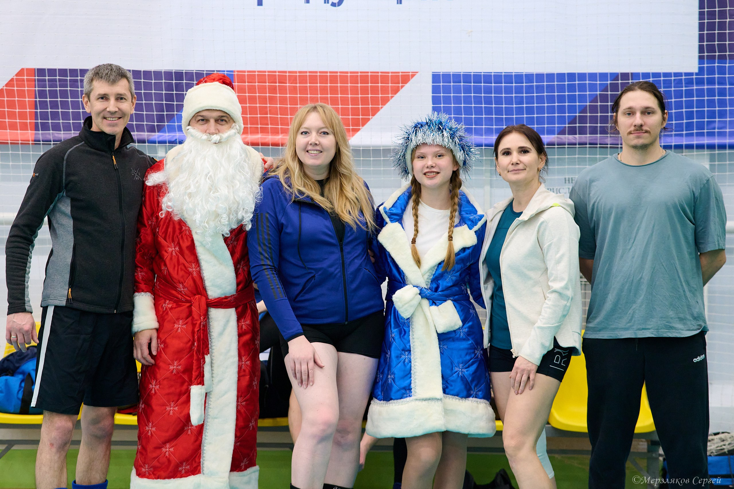 Новогодний волейбольный турнир. Ижевск. 16.12.23. Спортивный репортажный фотограф в Ижевске Сергей Мерзляков