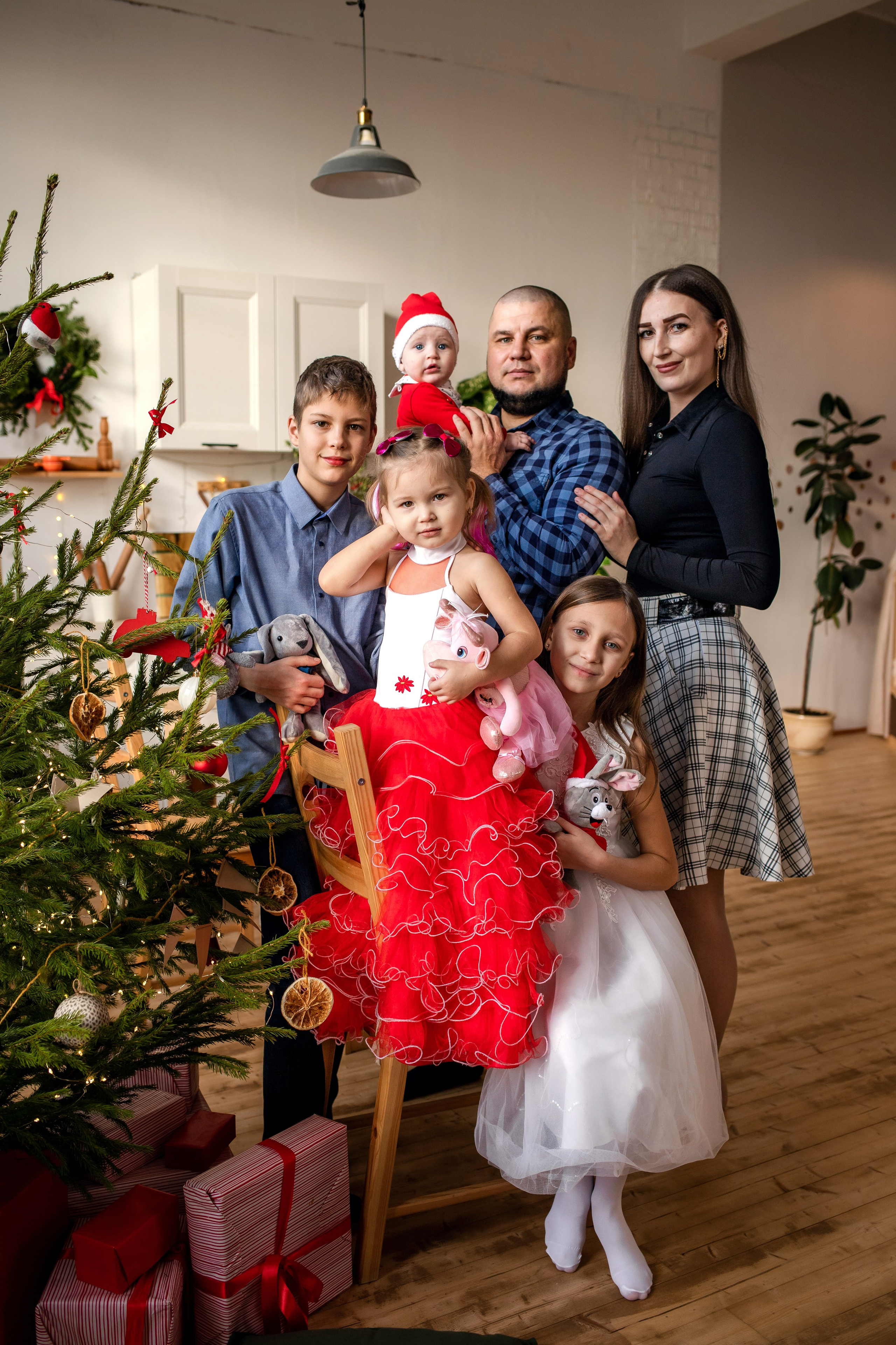 Новогодняя семейная съемка в Loft potolok. Семейный и детский фотограф в Краснодаре Ирина Лаврецкая