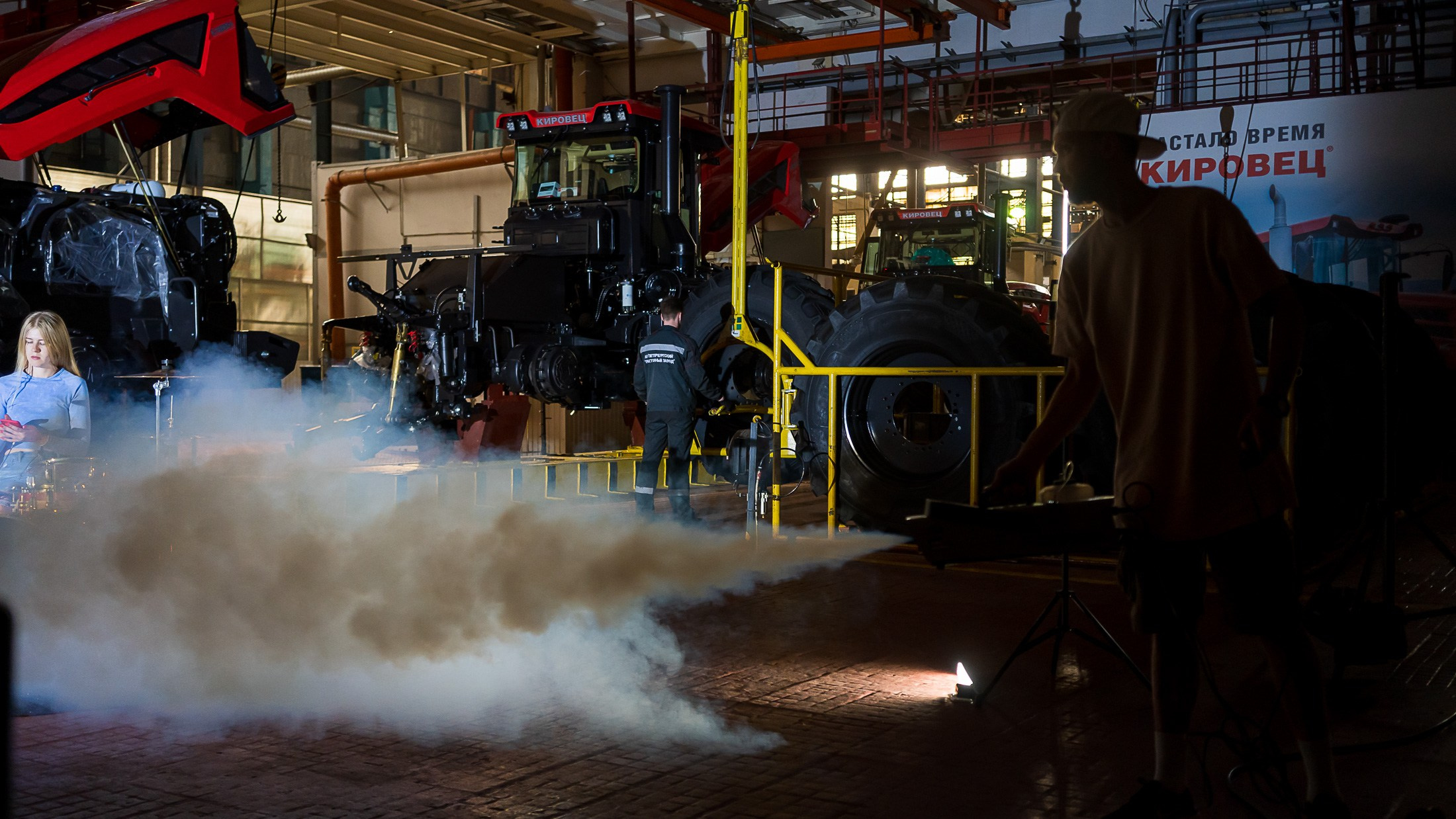 Кировский завод. Графический дизайнер Илья Левченко