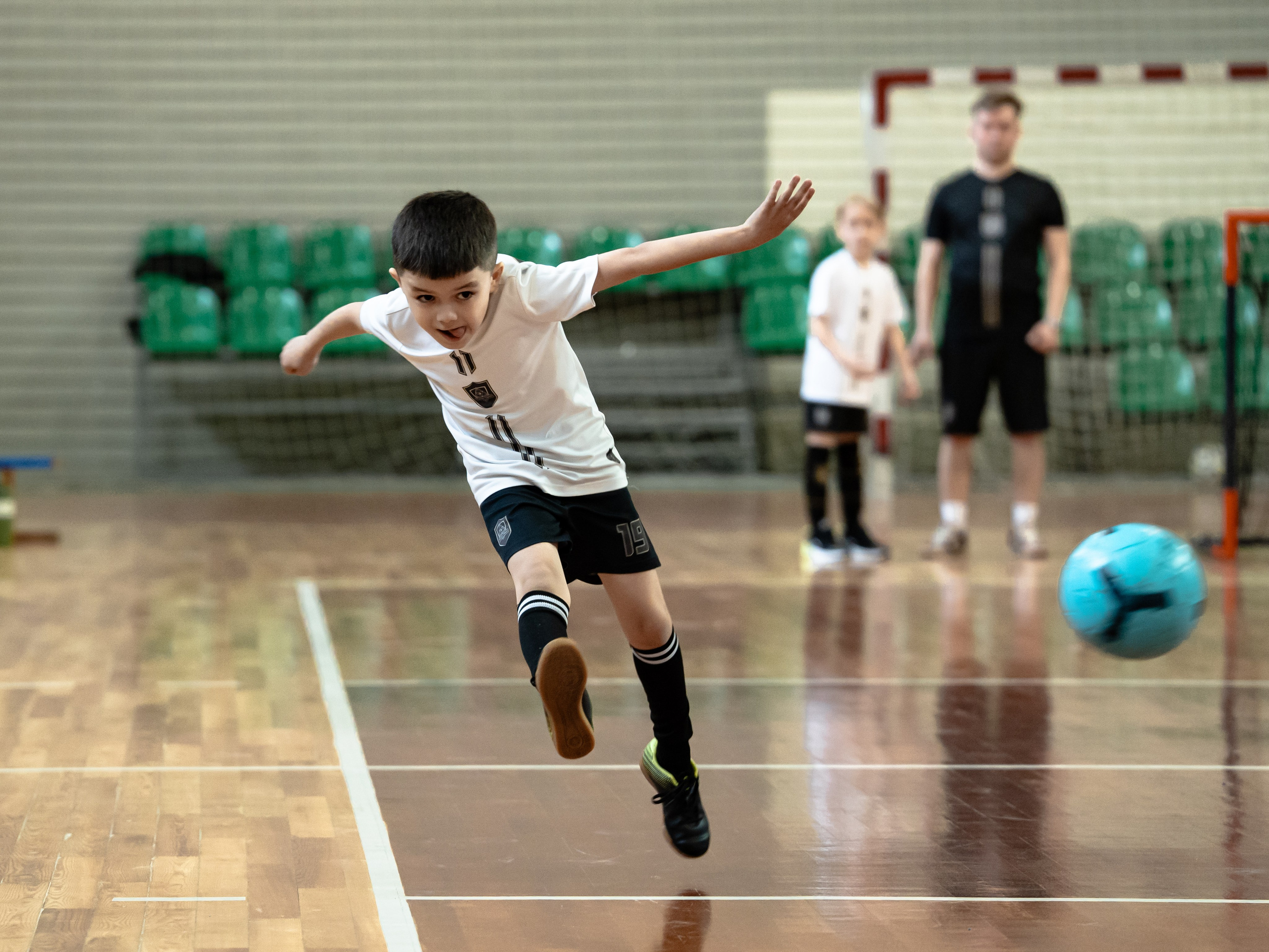 Тики-Така Противостояние 2025. Крамер Юлиана детский и семейный фотограф