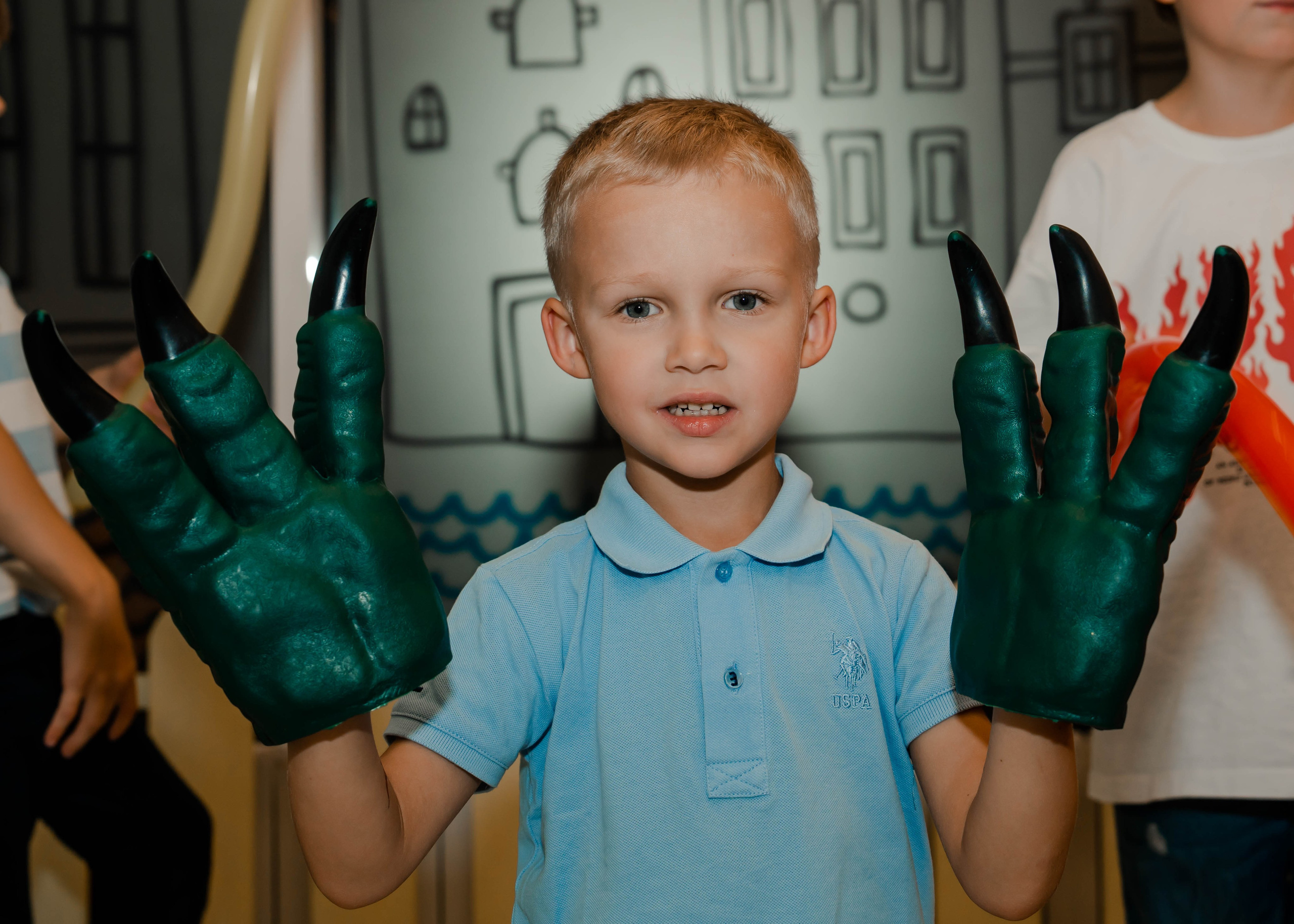 Грозный Тирекс. Крамер Юлиана детский и семейный фотограф