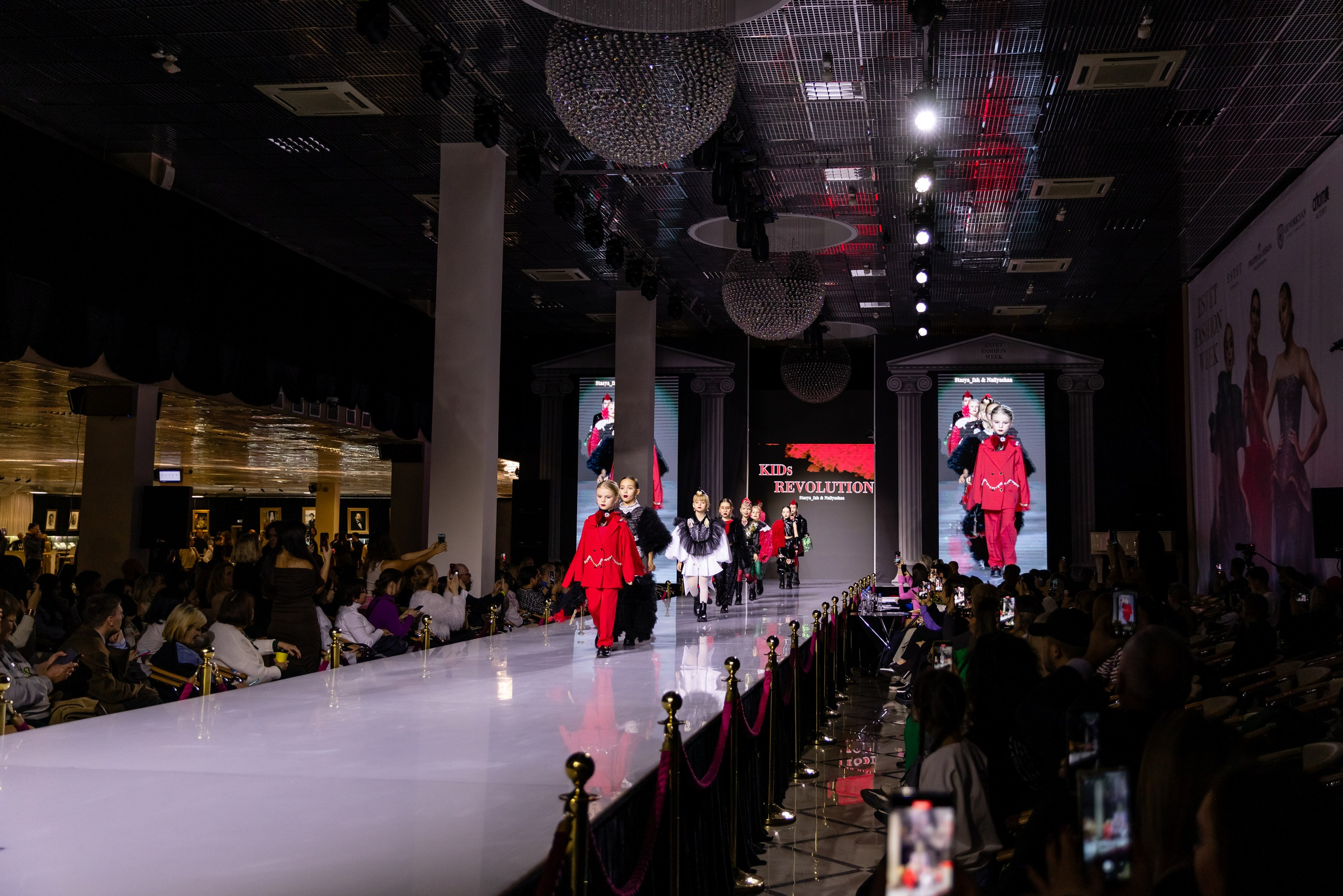 ESTET FASHION WEEK (KIDs REVOLUTION). Свадебный фотограф Москва