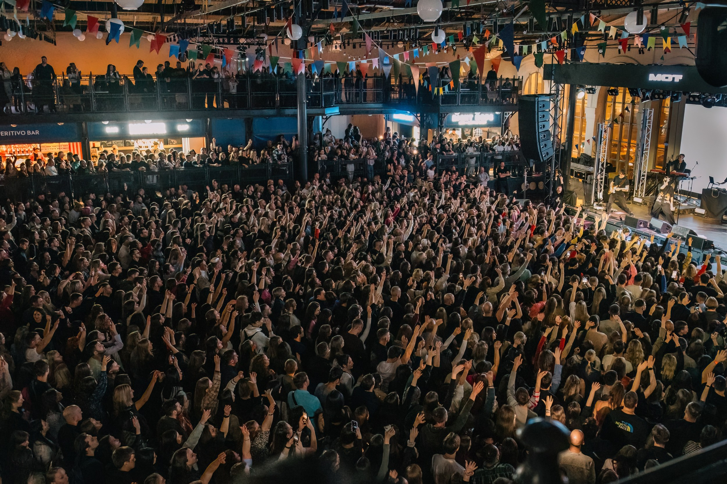 Концерт MOT в Vokzal1853. Коммерческий фотограф в Санкт-Петербурге Анна Кобзарь
