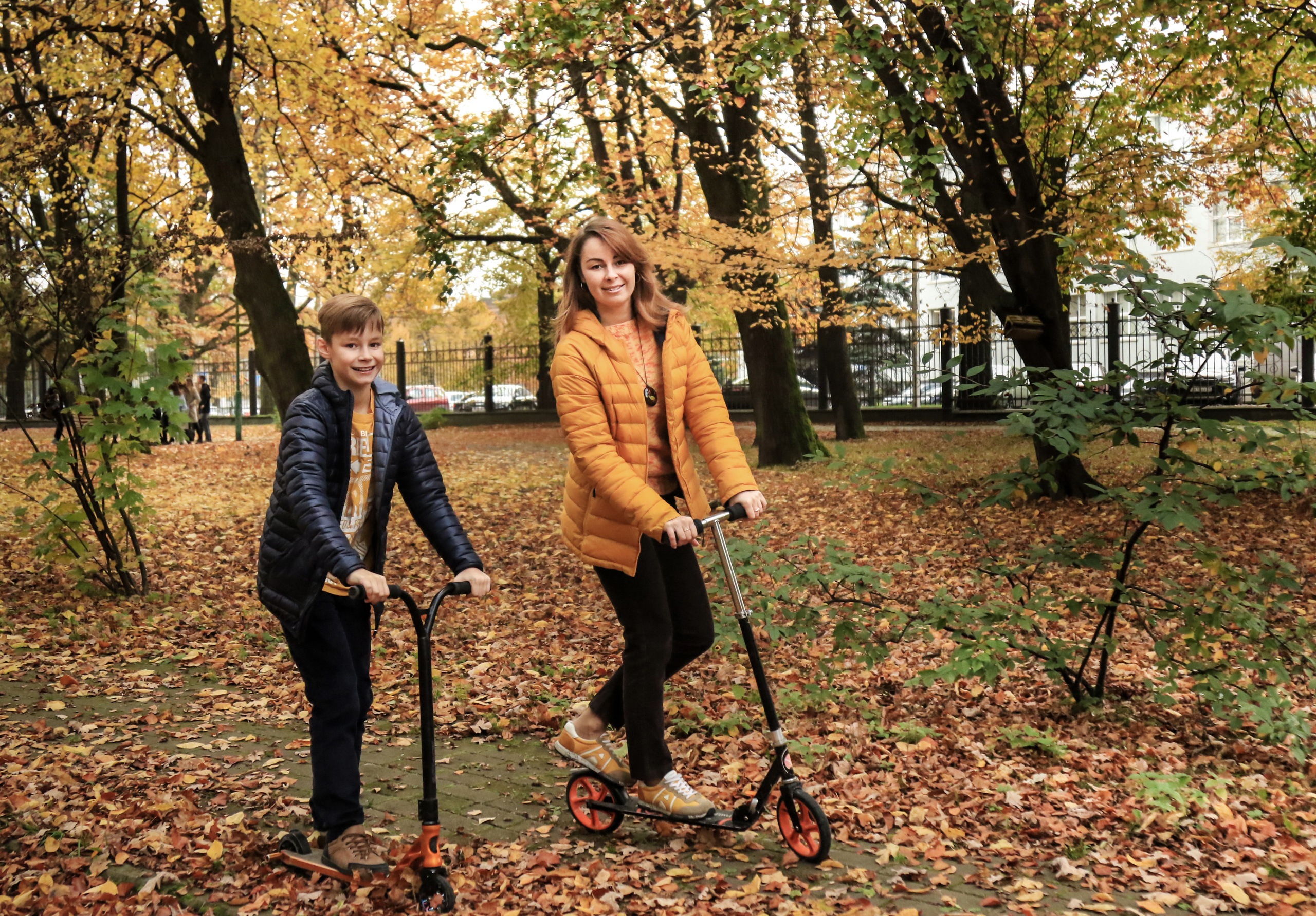 Осенняя фотосессия сына и мамы. Фотограф Зеленоградск Лиана Сопина
