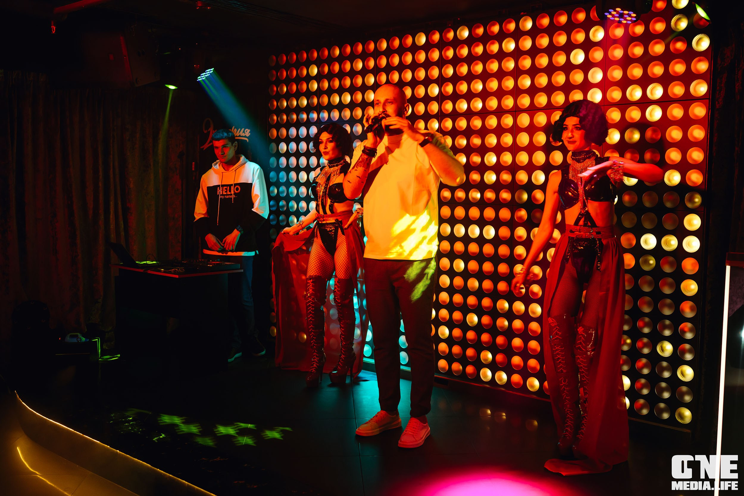 Фоторепортаж с караоке вечеринки в Эйфории. One Media Life: фоторепортажи, фотоотчеты с мероприятий и заведений