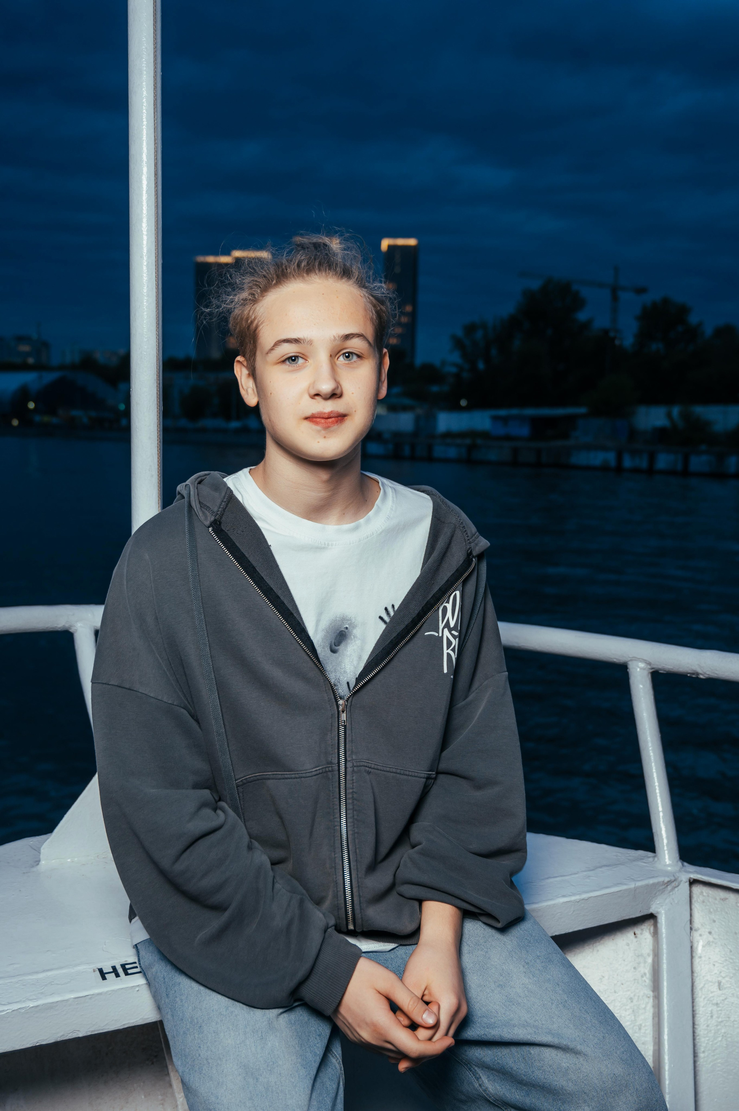 Последний звонок. Анастасия Петрович фотограф, фотокорреспондент в Москве и Санкт-Петербурге. Фотосъёмка репортажа, мероприятия, корпоративная съёмка, контент