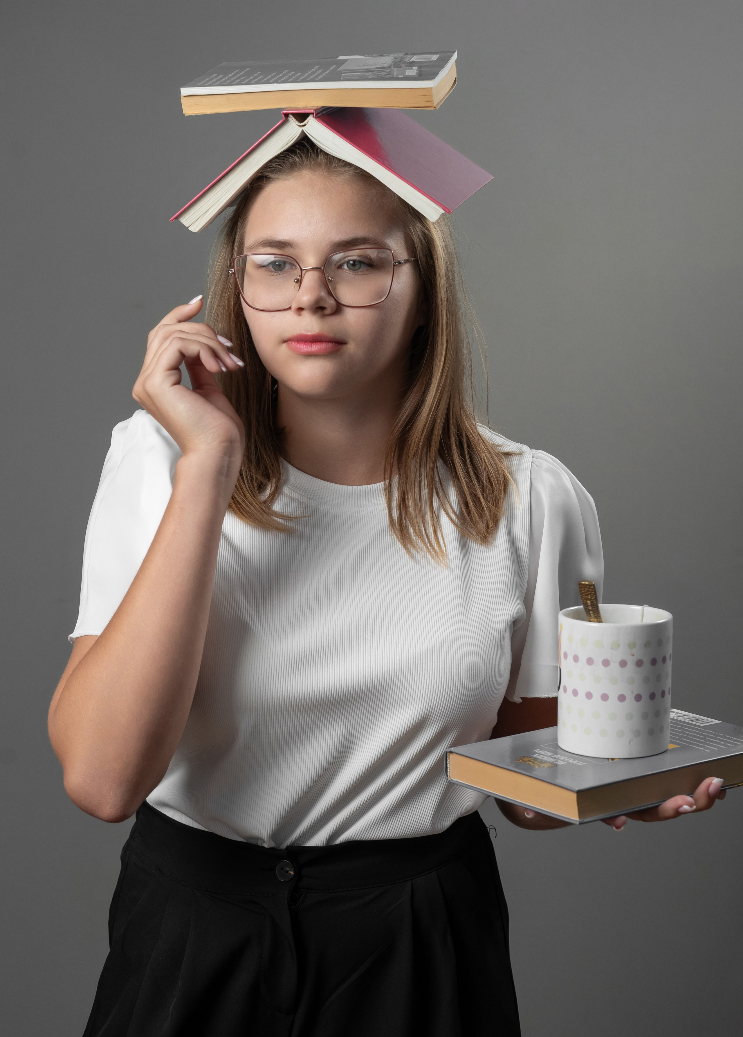 Портреты на сером  фоне. Ольга Плаксина фотограф в Саратове