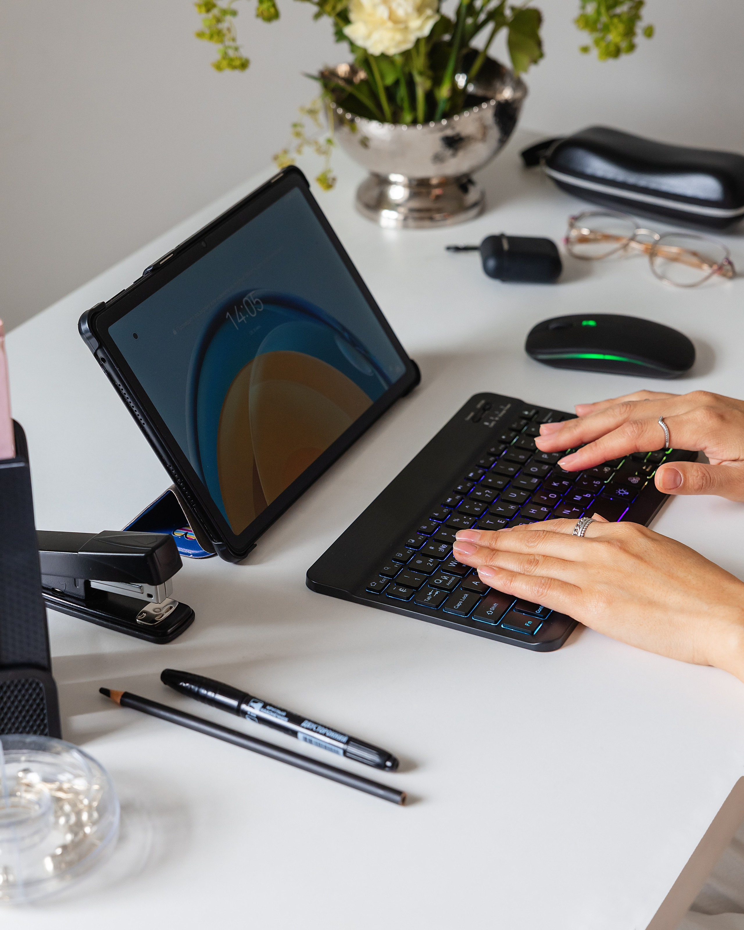 WB: Клавиатуры и чехлы. Фотограф и видеограф в Улан-Удэ: Аюна Габагуева и Артём Шаханов