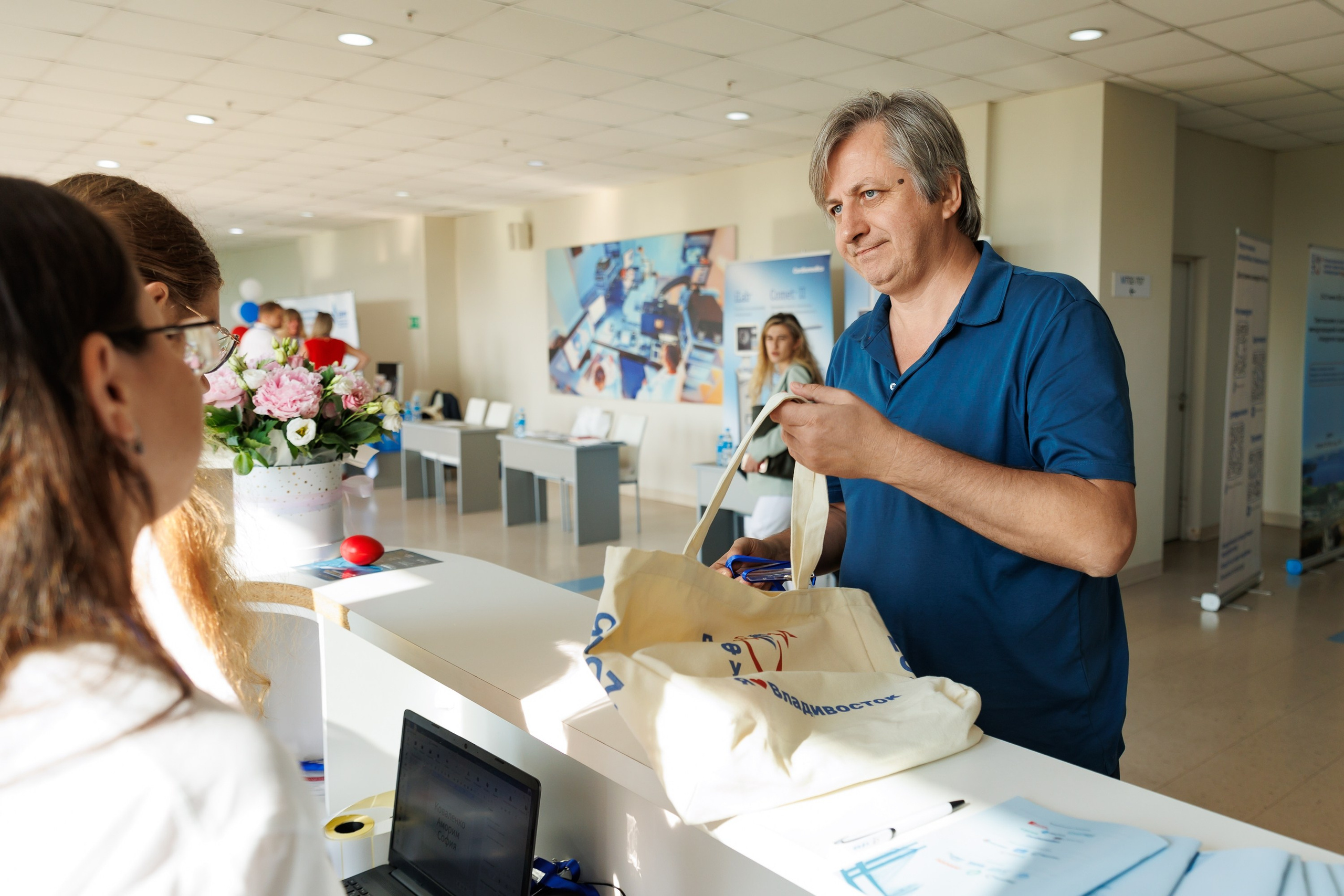 Конференция Хирургии сердца. Репортажный и студийный фотограф во Владивостоке Дударева Софья