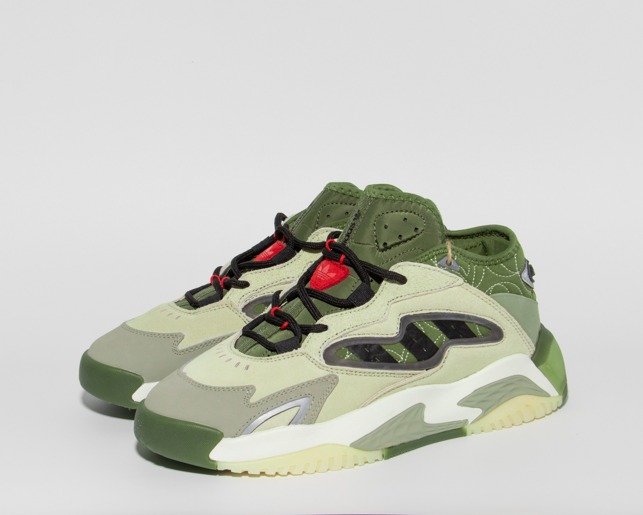 Каталог на белом фоне