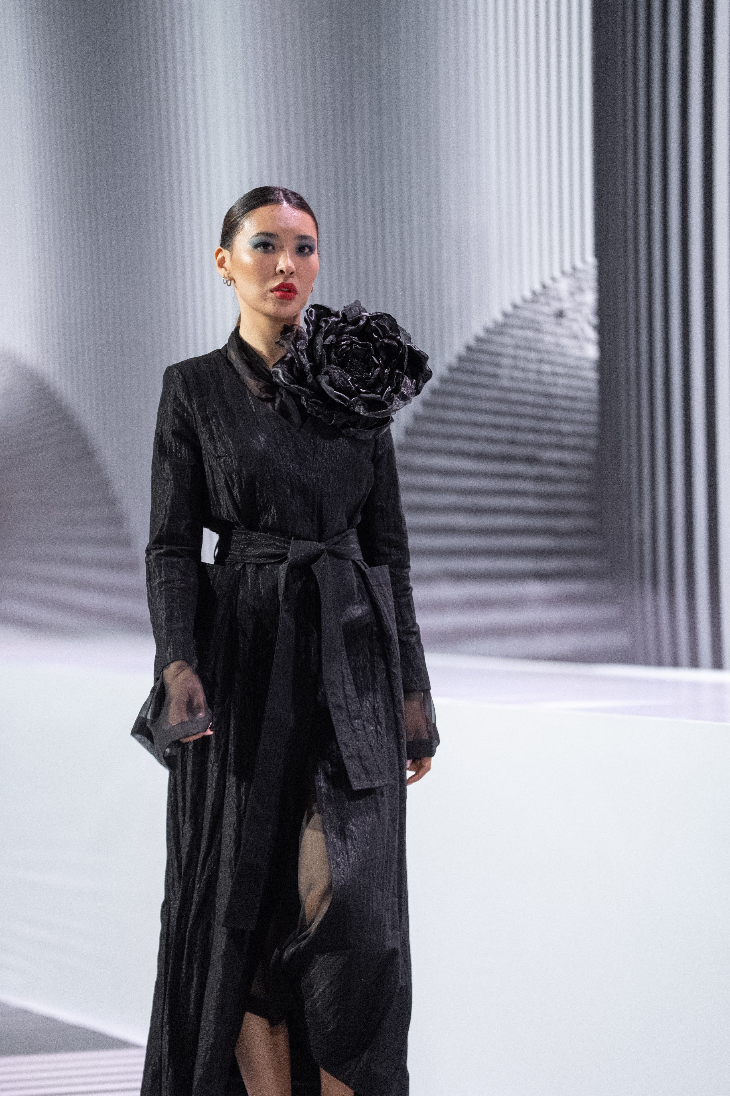 OKSANA UTELBAEVA. Сайт Алматинского НЮ АРТ, будуар и фэшн фотографа Дениса Карпенко