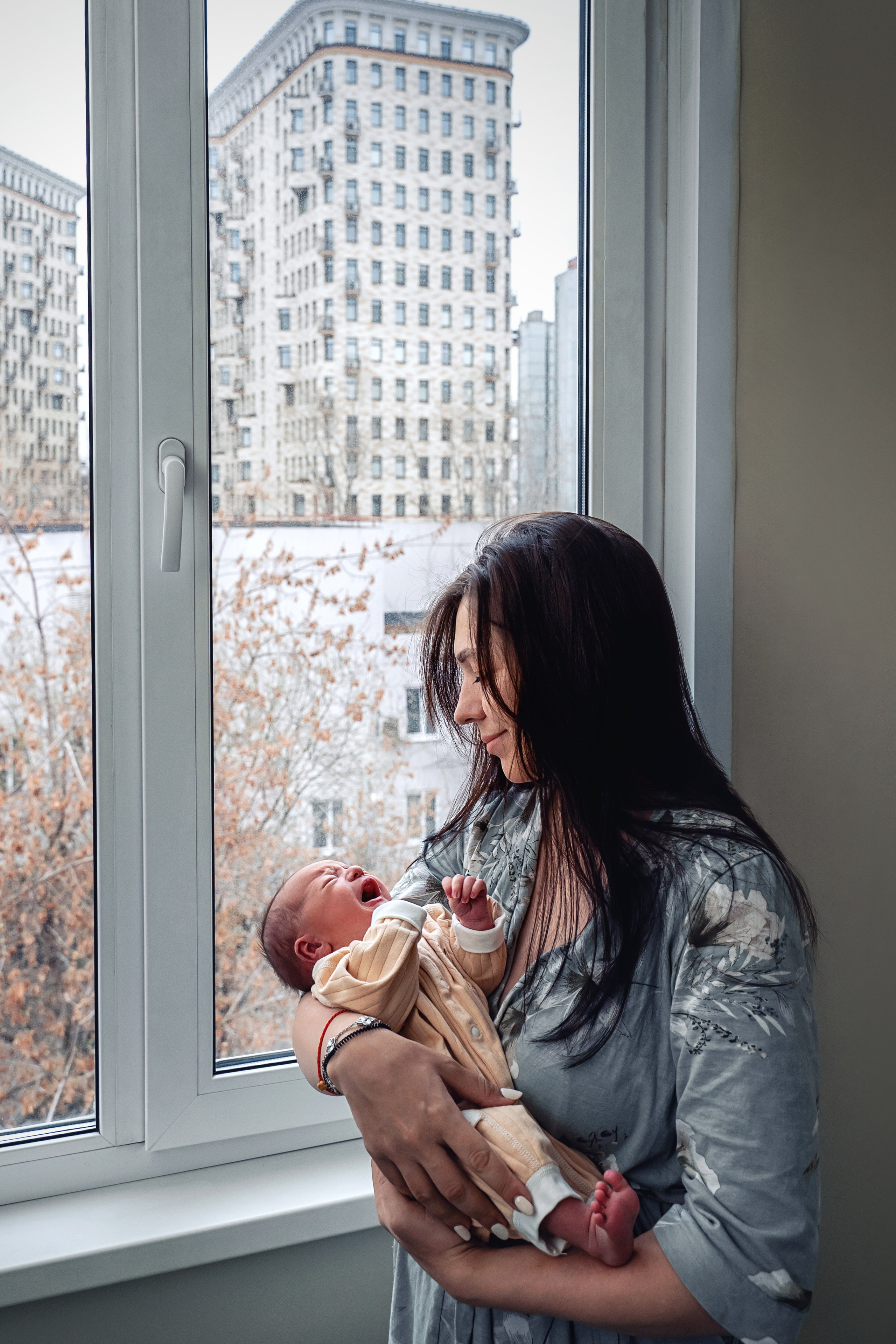 Выписка из роддома 29 им Н. Э. Баумана. Фотограф на выписку из роддома. Фотограф \ Видеограф на Крещение, Венчание Москва| Семейные съемки