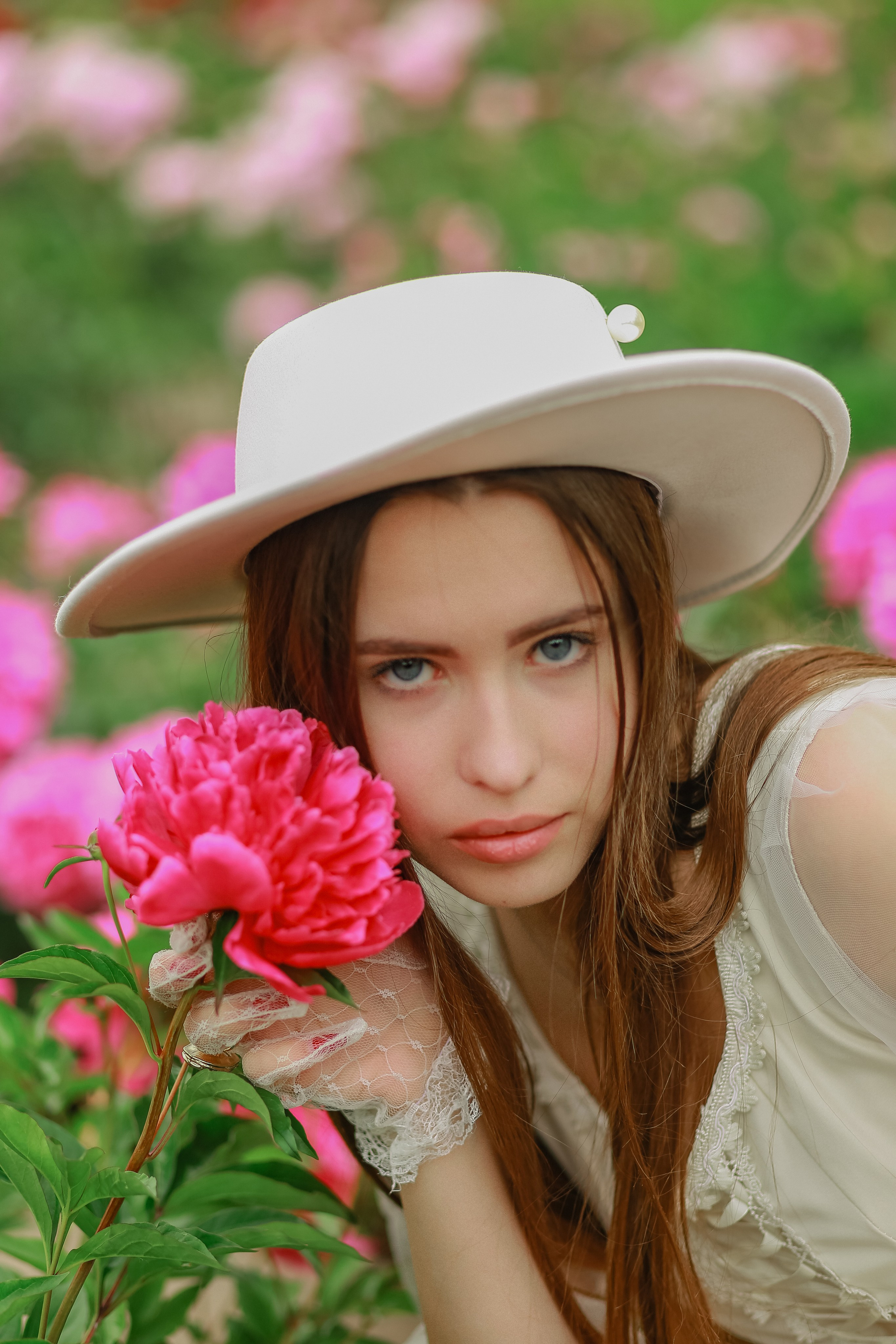 Фотосессия с пионами. Иванова Ирина Свадебный и семейный фотограф г. Уфа