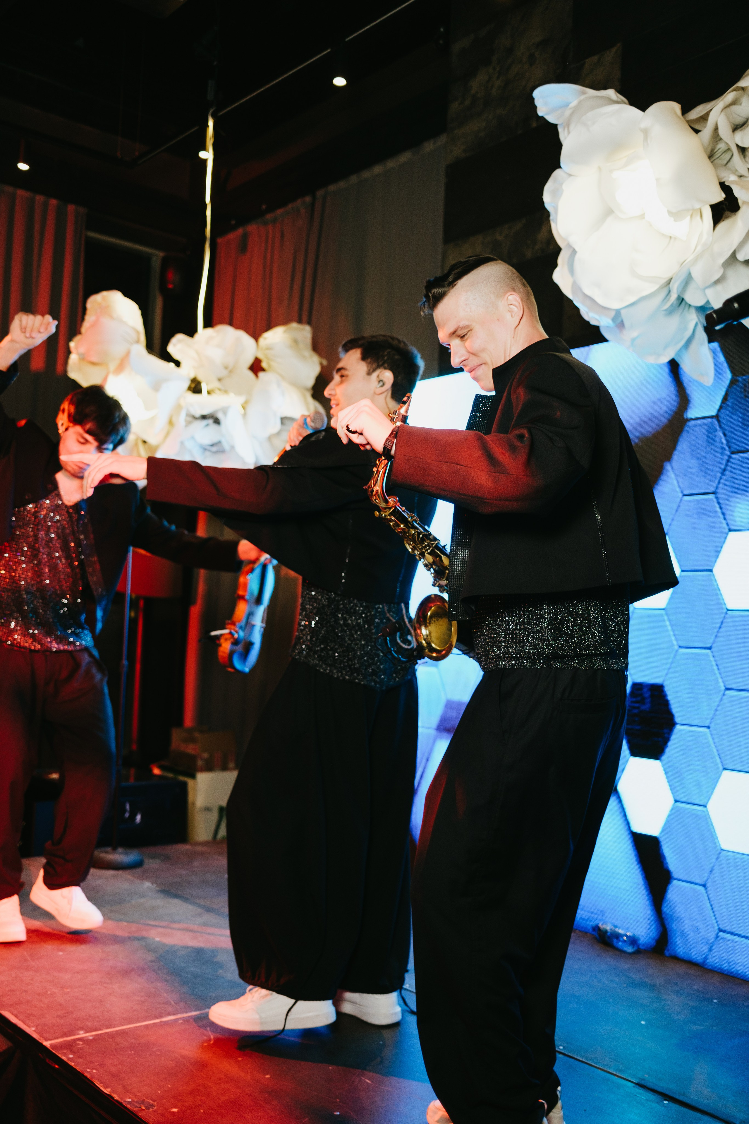 Корпоратив в Сириусу (Адлер) 10 лет компании. Свадебный фотограф Денис Ожигин в Краснодаре и крае. Эмоциональная и стильная съемка вашего дня