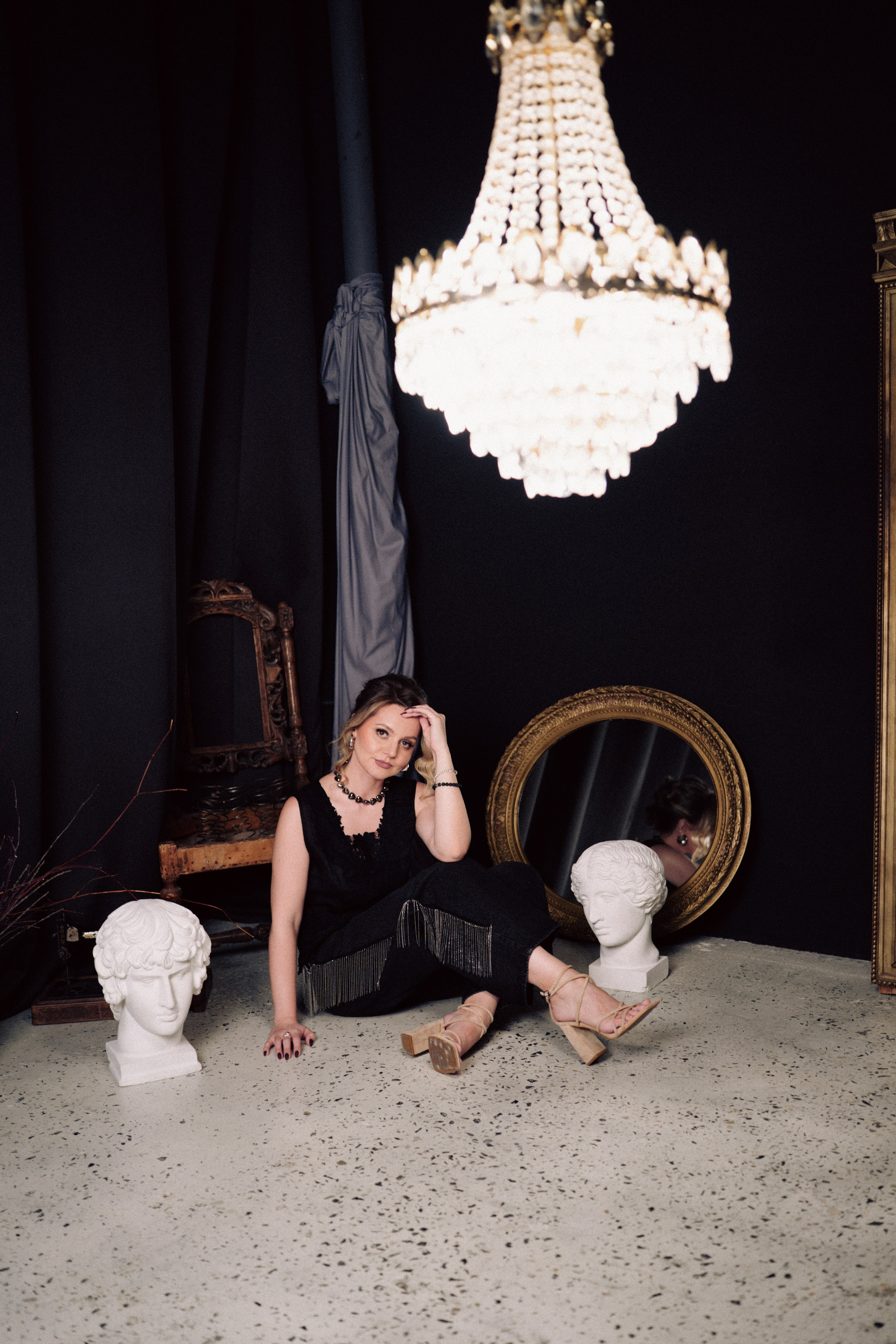 НОВОГОДНЯЯ ФОТОСЕСИИЯ В СТУДИИ ДЛЯ ДЕВУШКИ И ПРОГУЛКА ПО ЧЕРНЫШЕВСКОЙ. Профессиональный фотограф, Санкт-Петербург — Виктория Богомолова