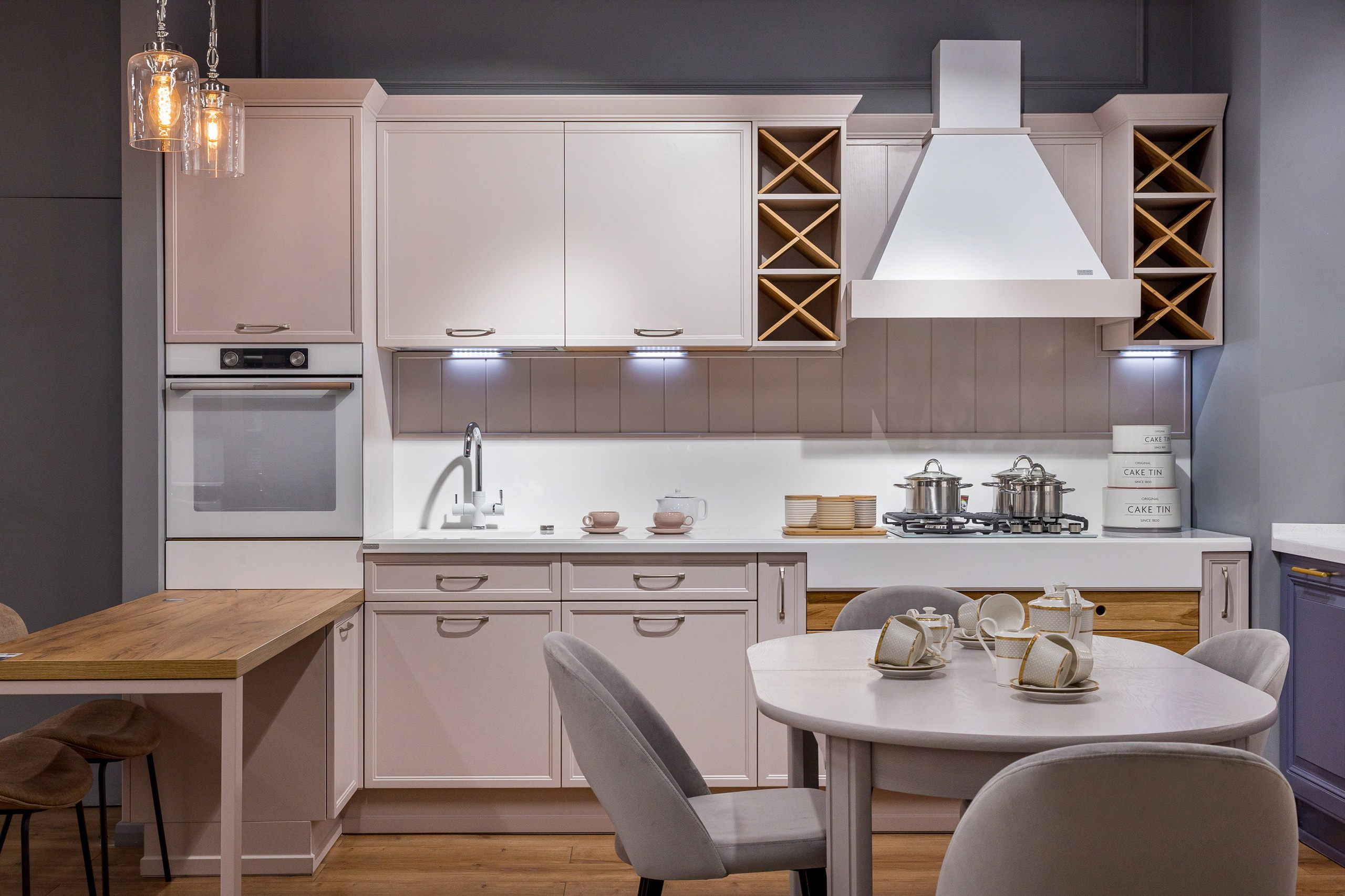 Kitchen salon. Interior photographer Vitalii in Portland and Vancouver