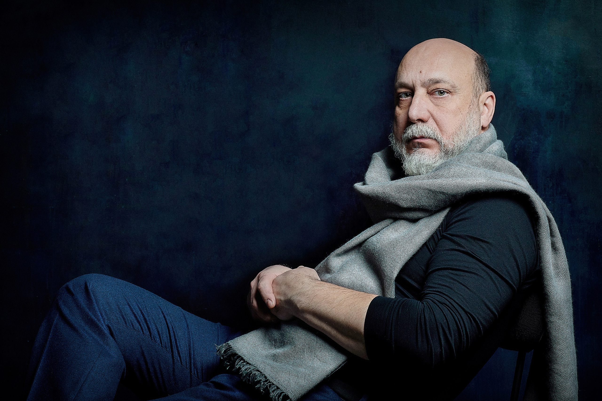 Мужские фотосессии в студии и на улице: художественные, для соцсетей, аватаров, сайтов знакомств. Фотограф Полина Завельская