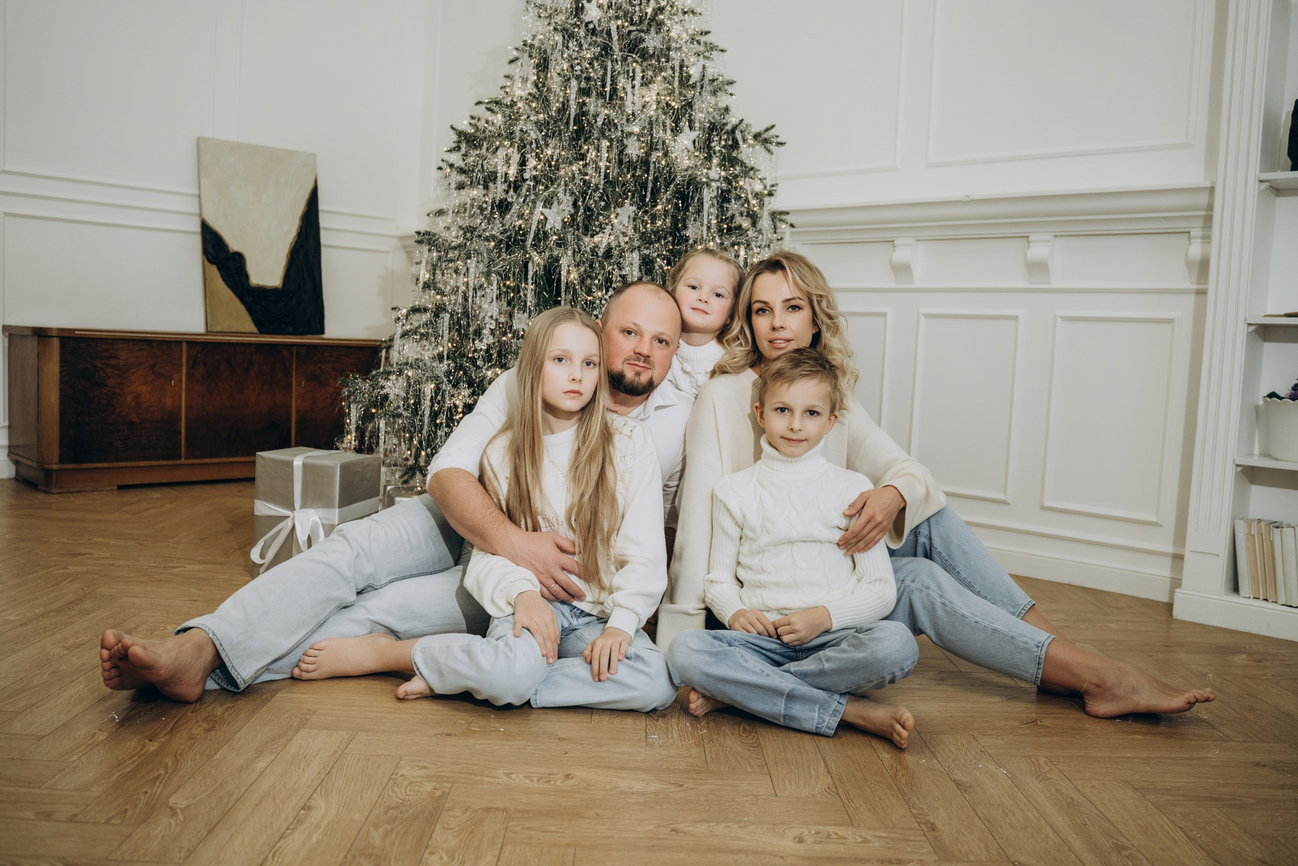 Семейная фотосессия в студии в Дмитрове. Свадебный фотограф в Дмитрове