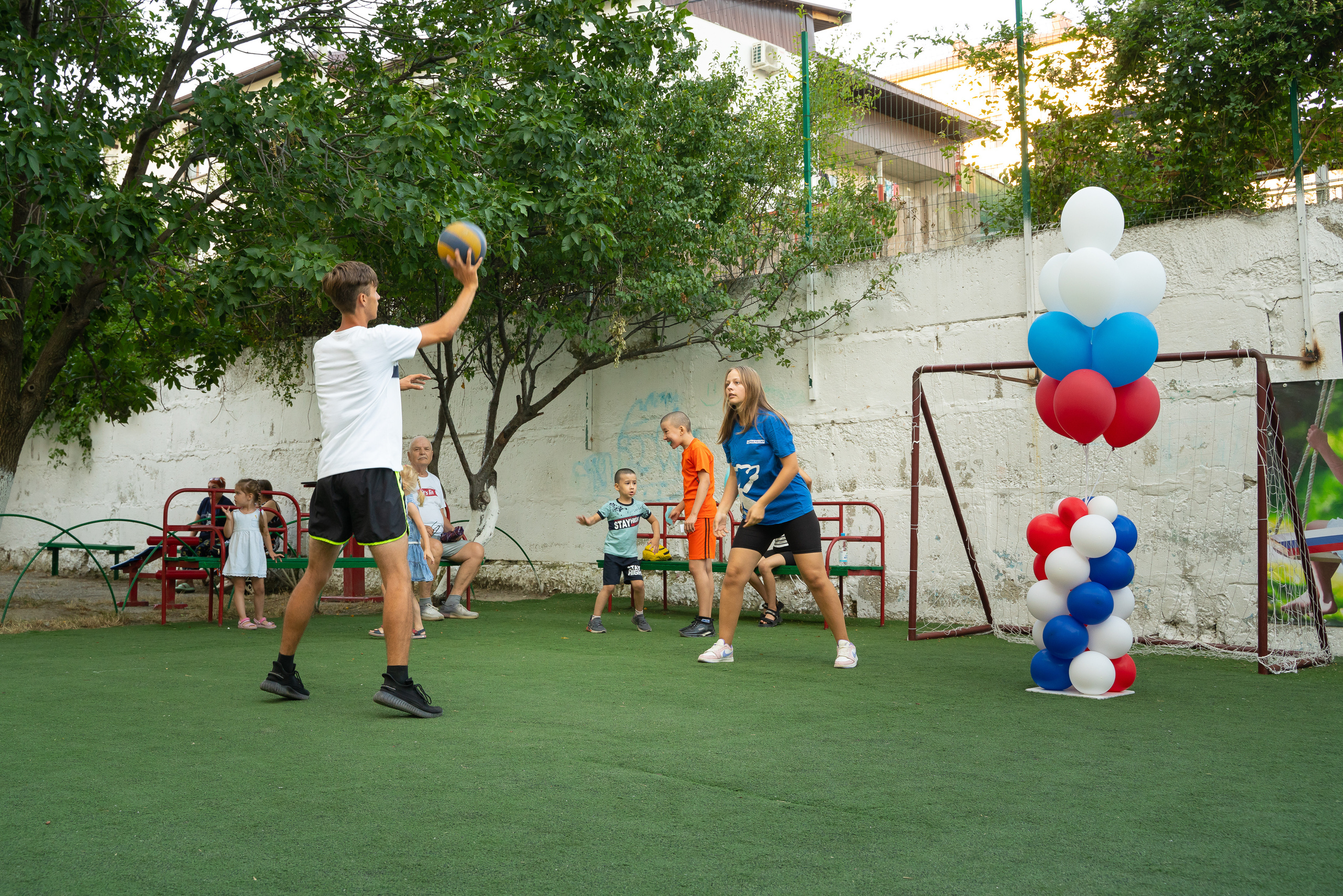 День двора. 35 лет!. Жизнь курорта Кабардинка в фотографиях