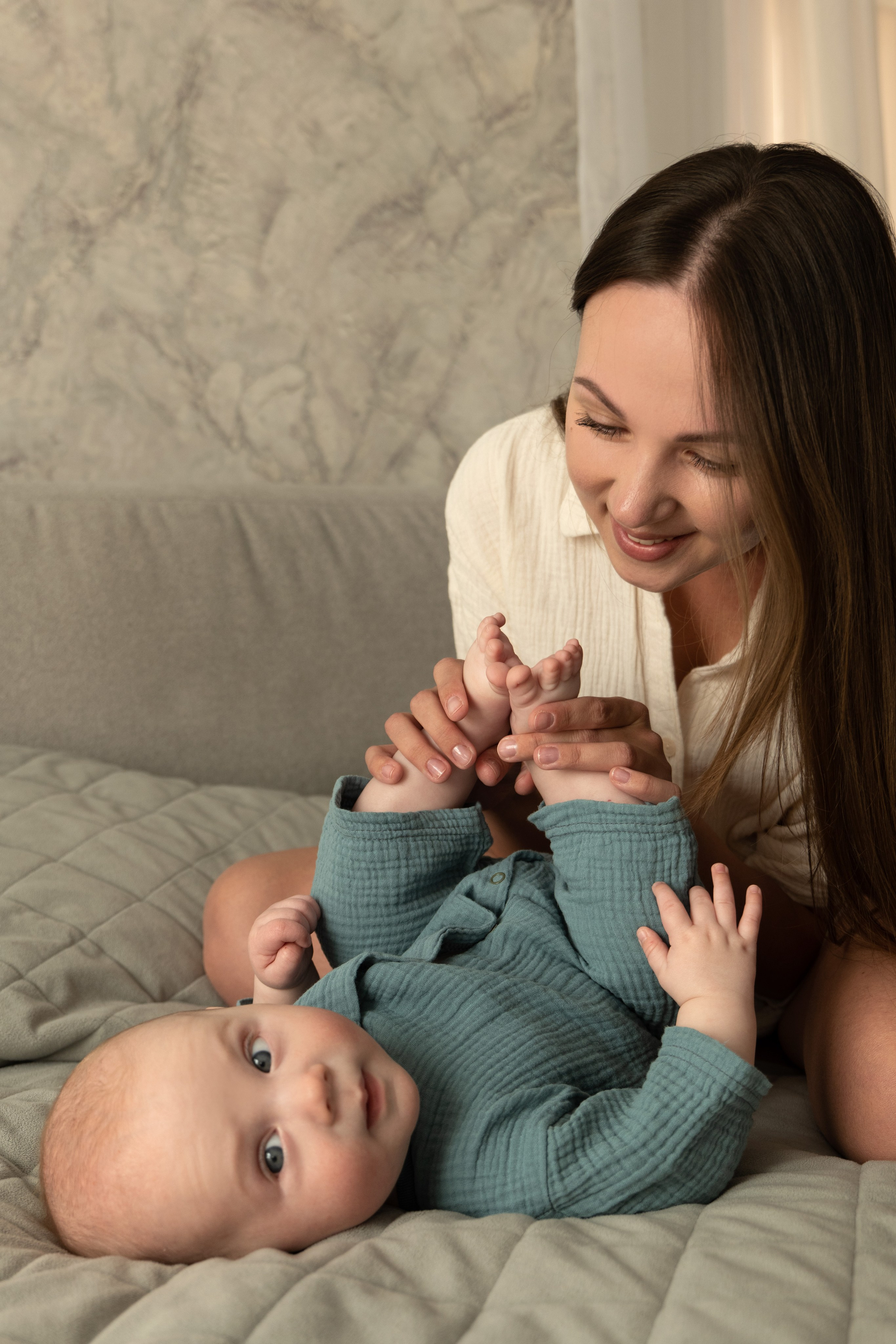Мама и малыш (5 месяцев). Фотограф видеограф Ольга Василевская