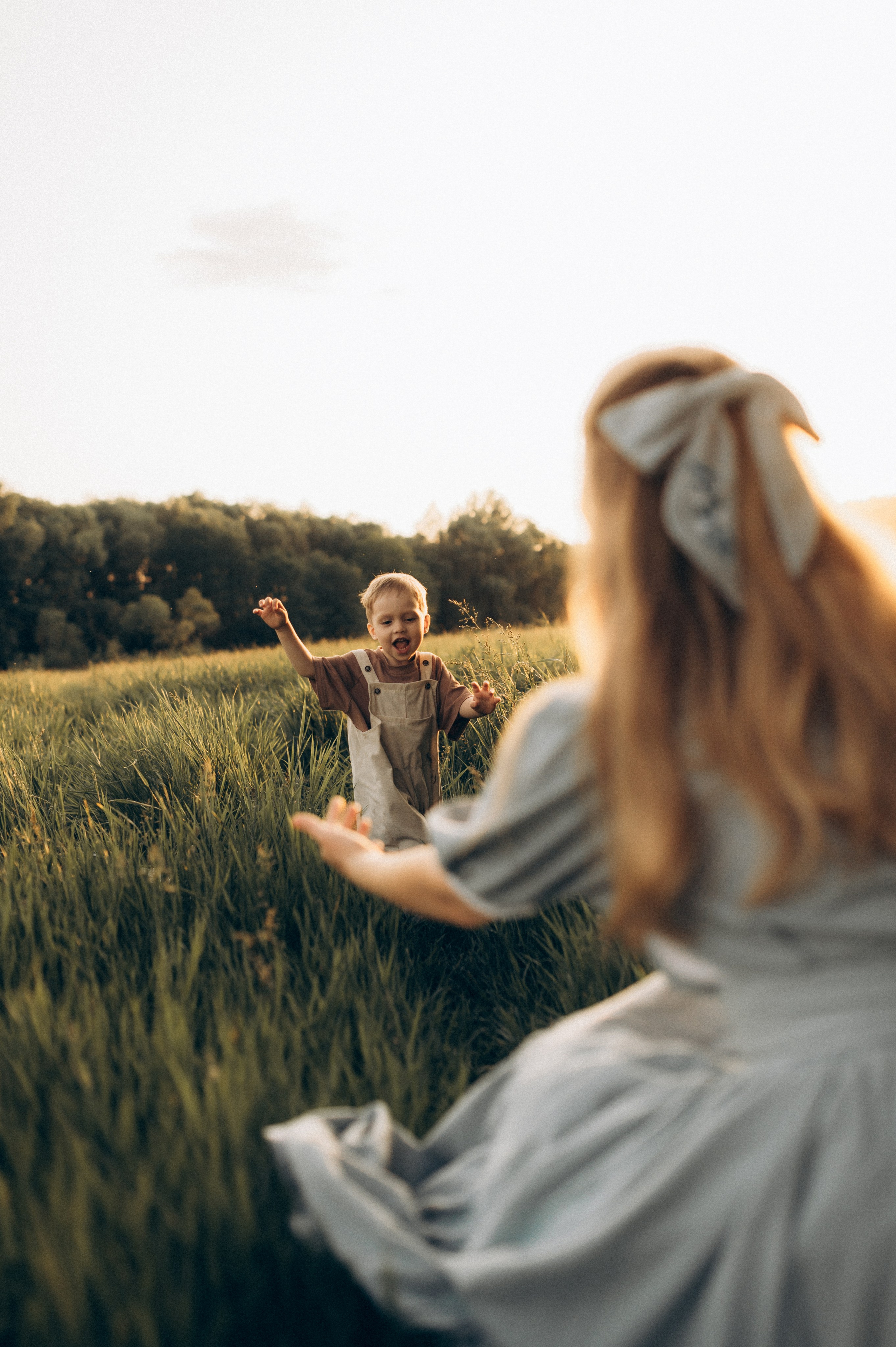 Фотосессия на природе мамы и сына. Фотограф Алексин, Тула