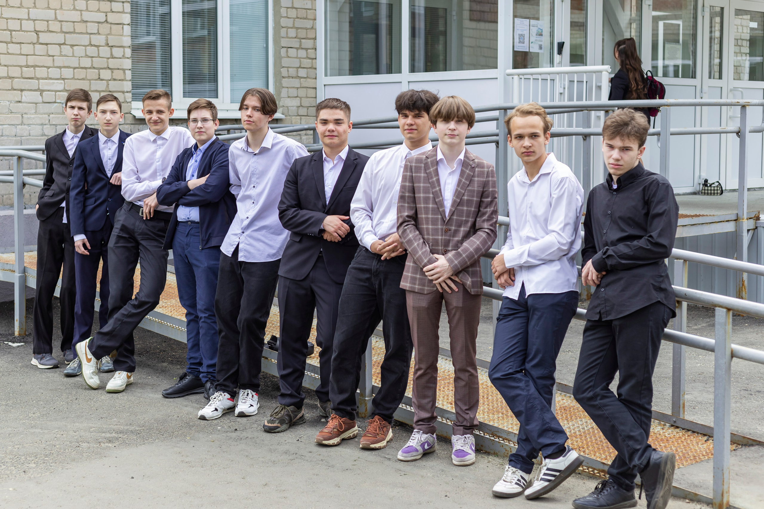 Фотосъемка 9 класс. Свадебный фотограф Марина Суворова и видеооператор Олег Петров