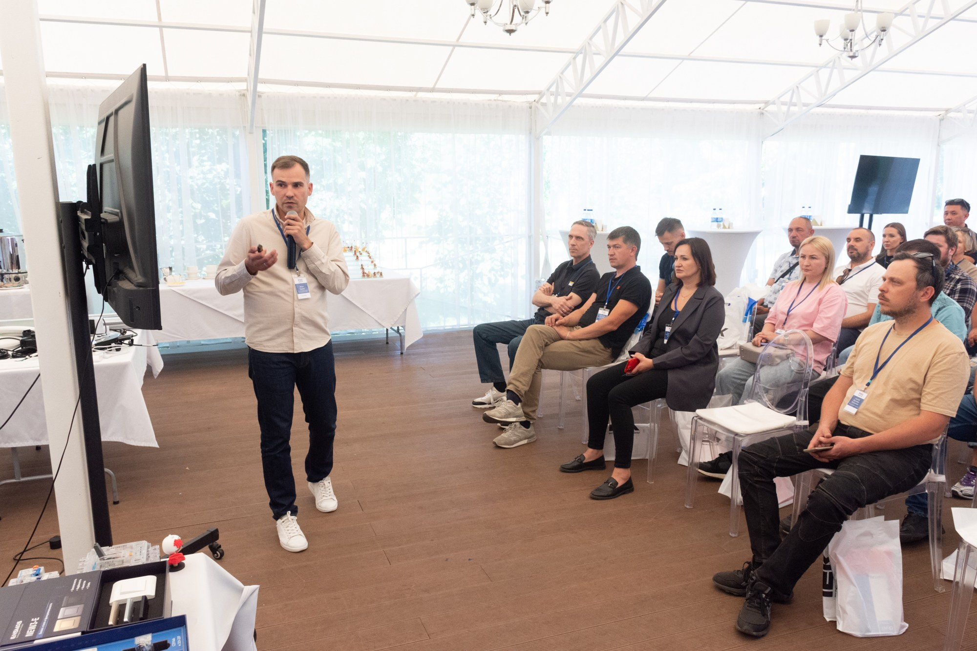 Рос электро. Фотограф Максим Буряк