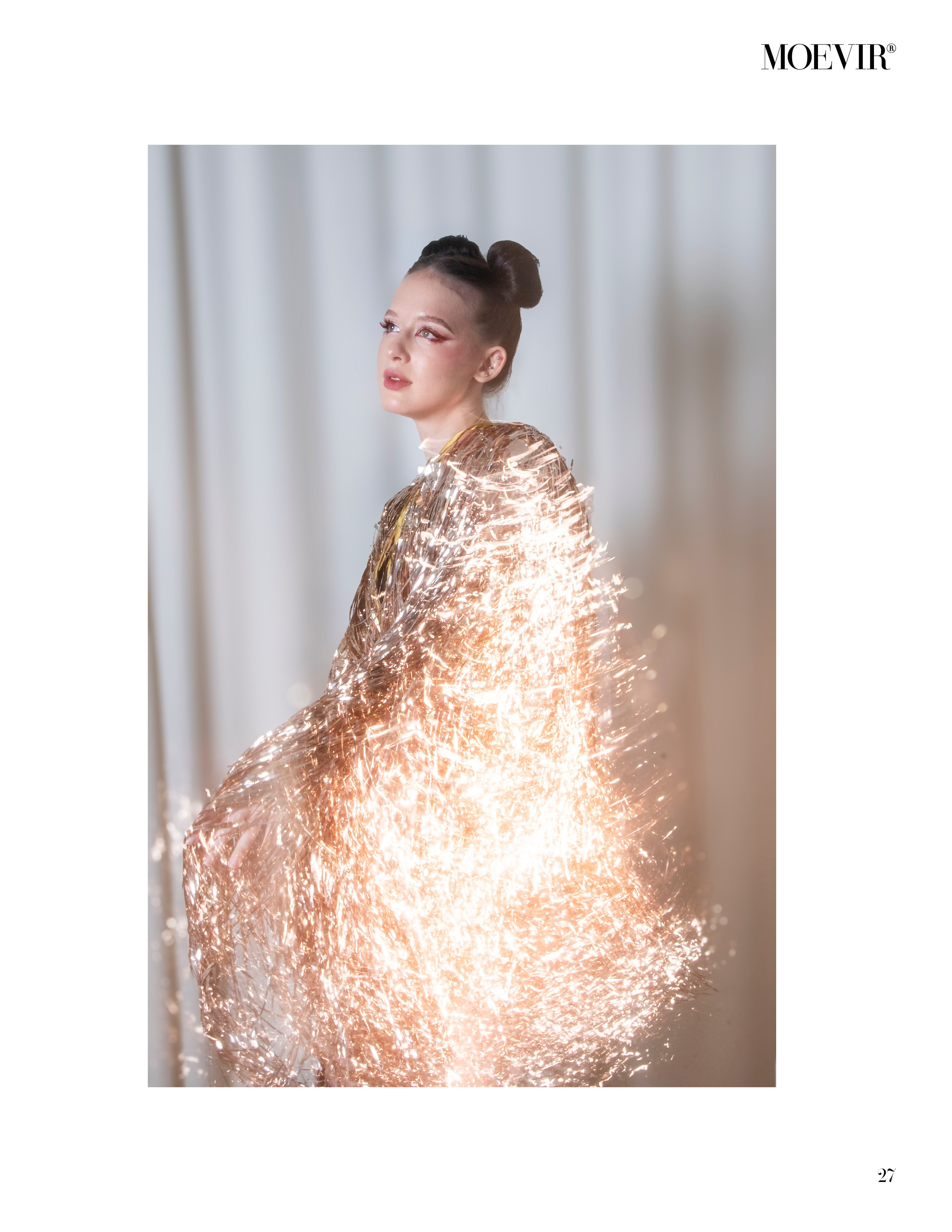 Новогодняя блестящая публикация в Moevir magazine. Портретный фотограф в Санкт-Петербурге Савельева Ольга