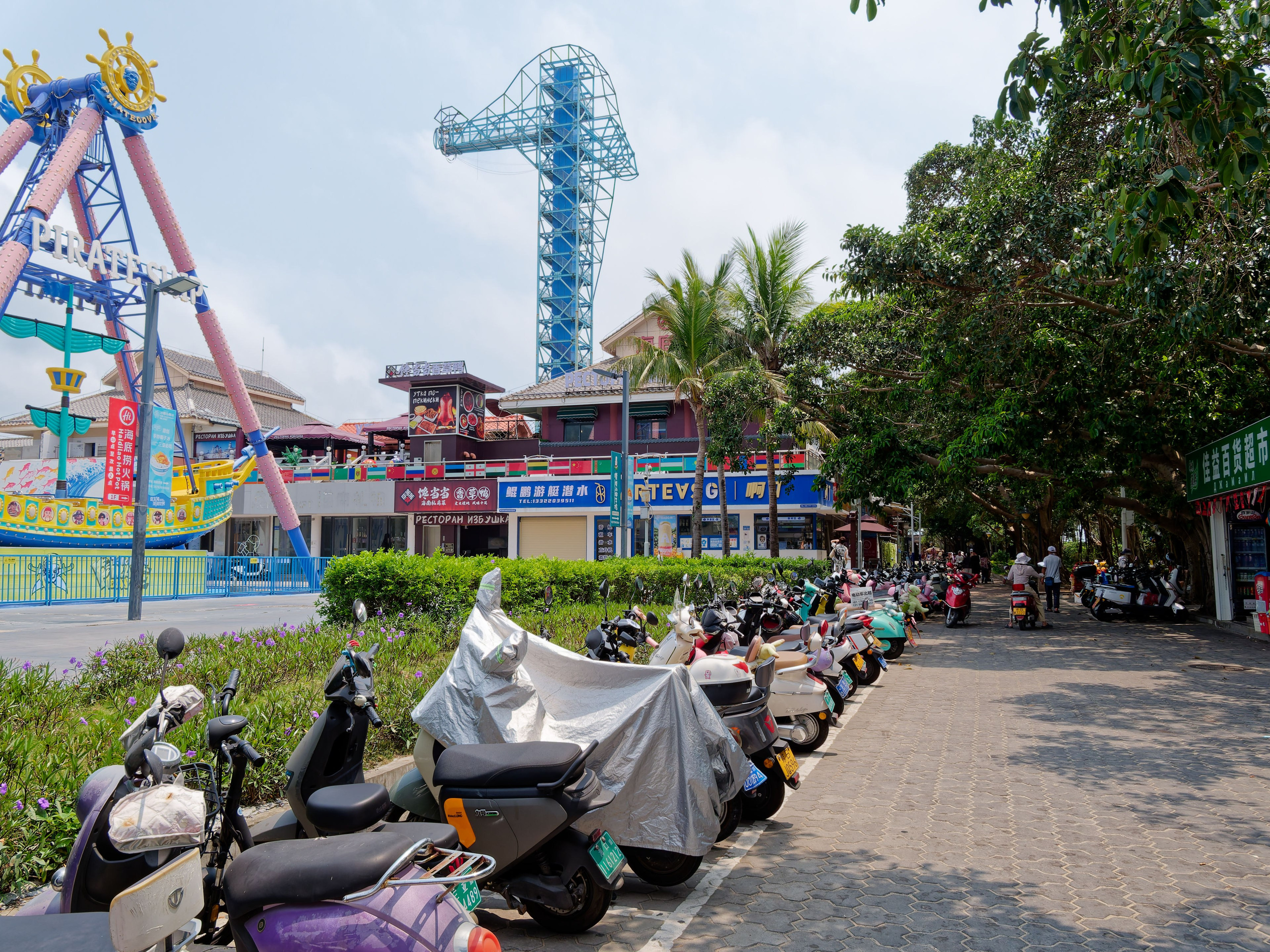 Хайнань 2026, улицы Ялунвань и Саньи. Фотопрогулки по Миру