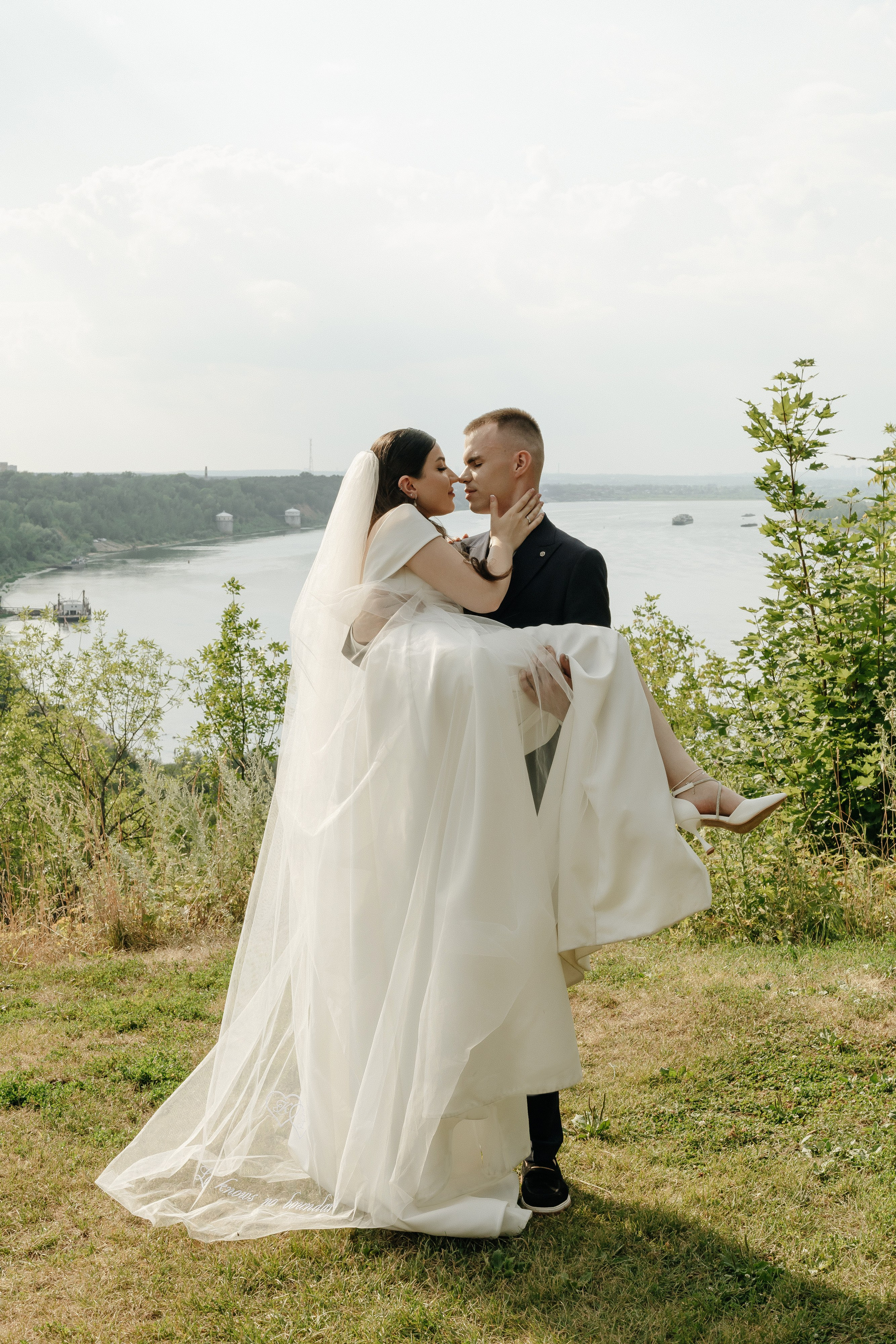 Роспись и съемка на откосе — Фатима и Кирилл. Свадебный фотограф в Нижнем Новгороде Генеральская Ира