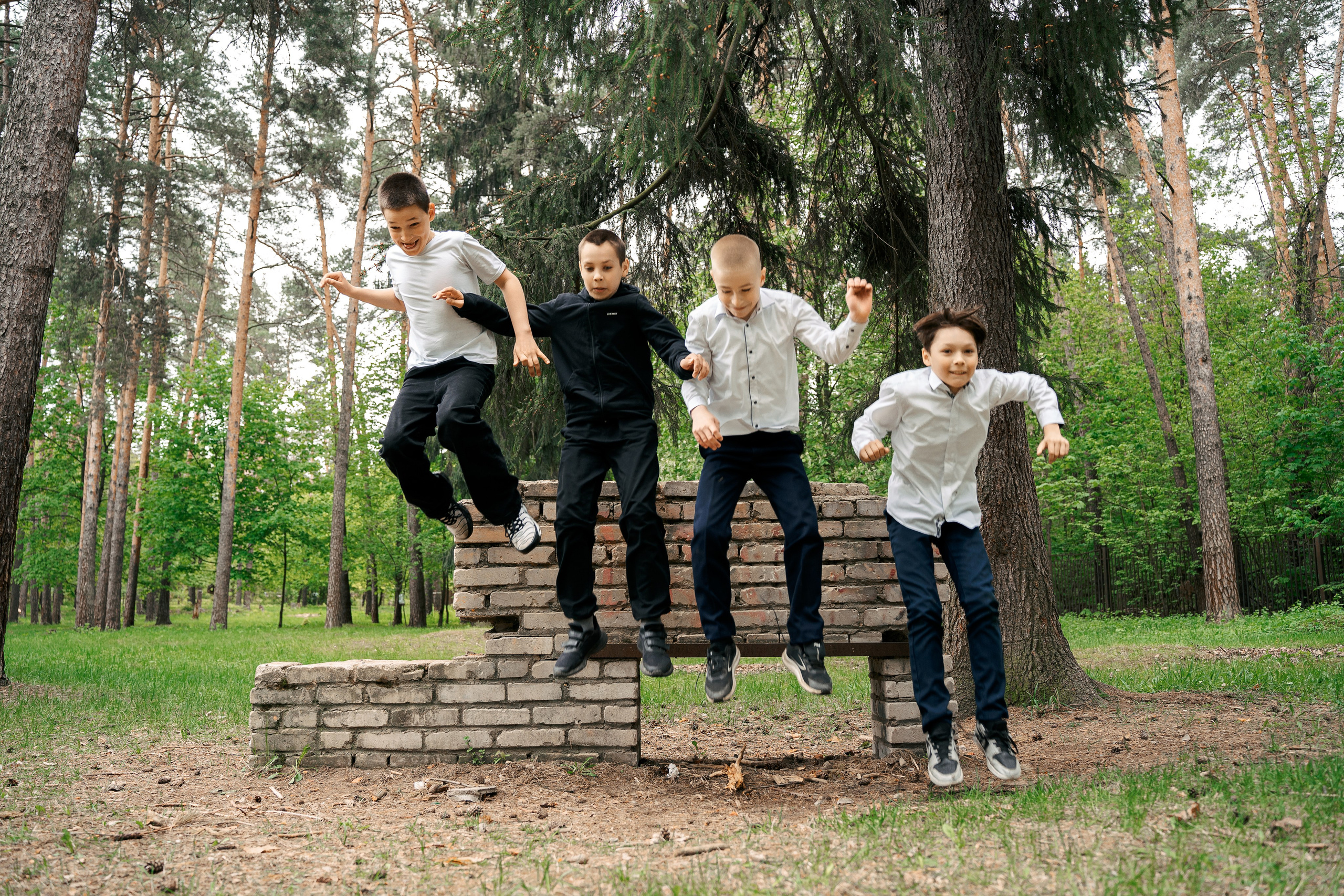 Прогулки в школьном дворе. Фотограф Казакова Анастасия