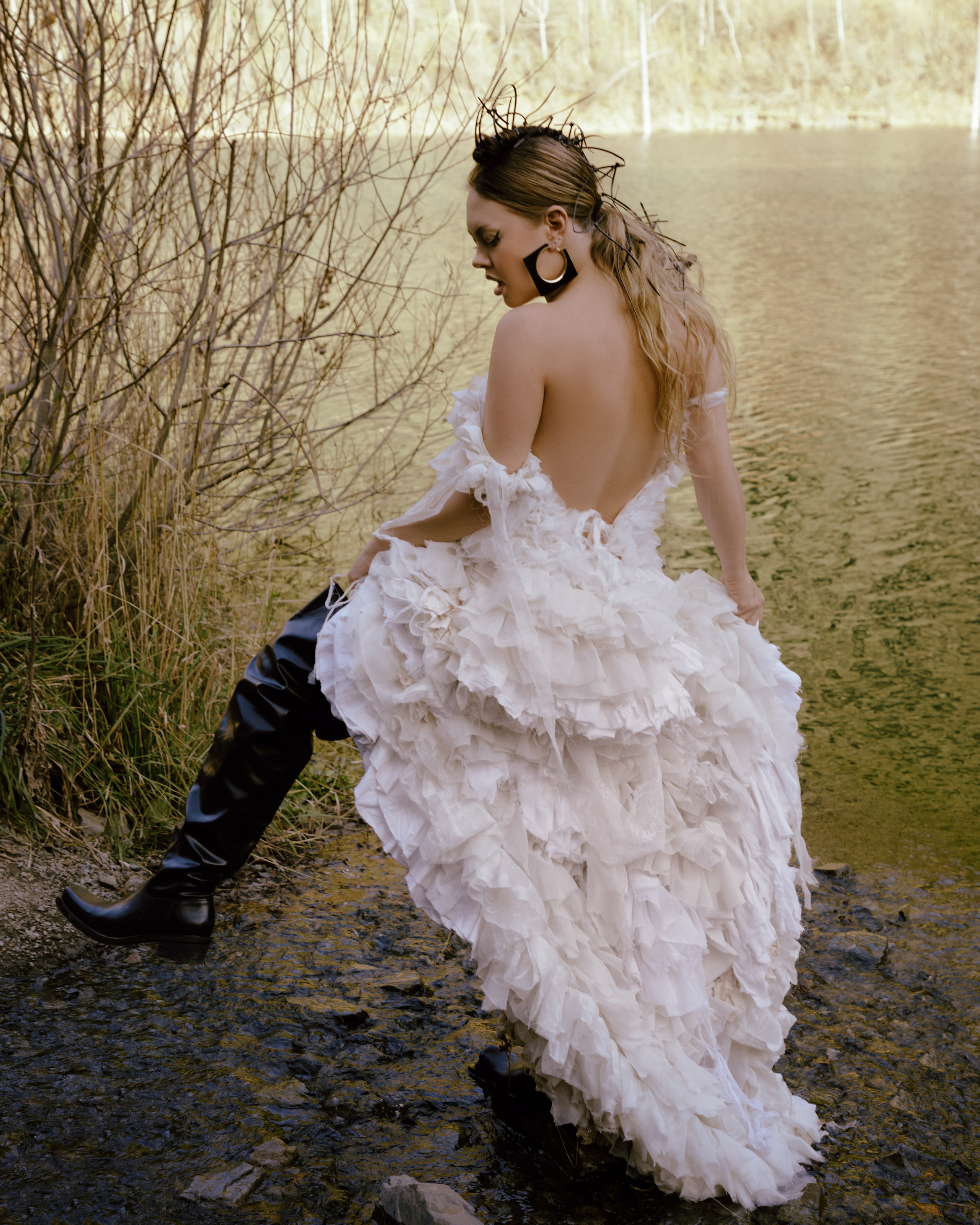 Озеро/ Софа. Art & Fashion фотограф Москва Анна Курмаева