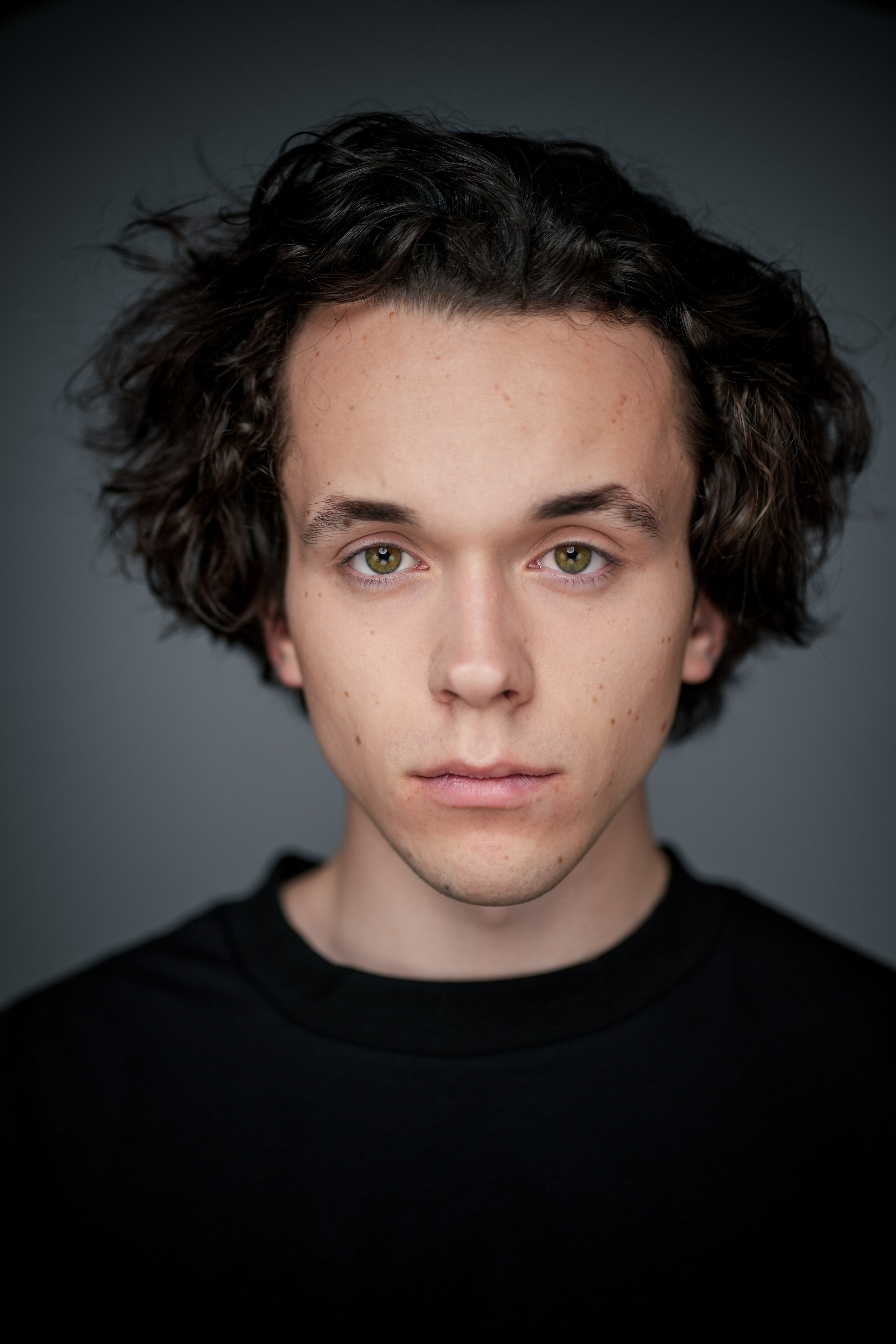 Актёр Владислав Грабарчук. Портретная съемка в Москве, студийный фотограф Игорь Фомин