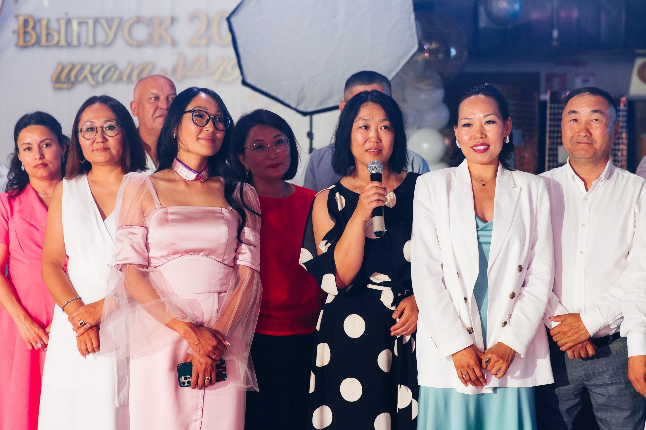 Выпускной вечер. 49 школа. Баран на корове. Свадебный и семейный фотограф в Улан-Удэ