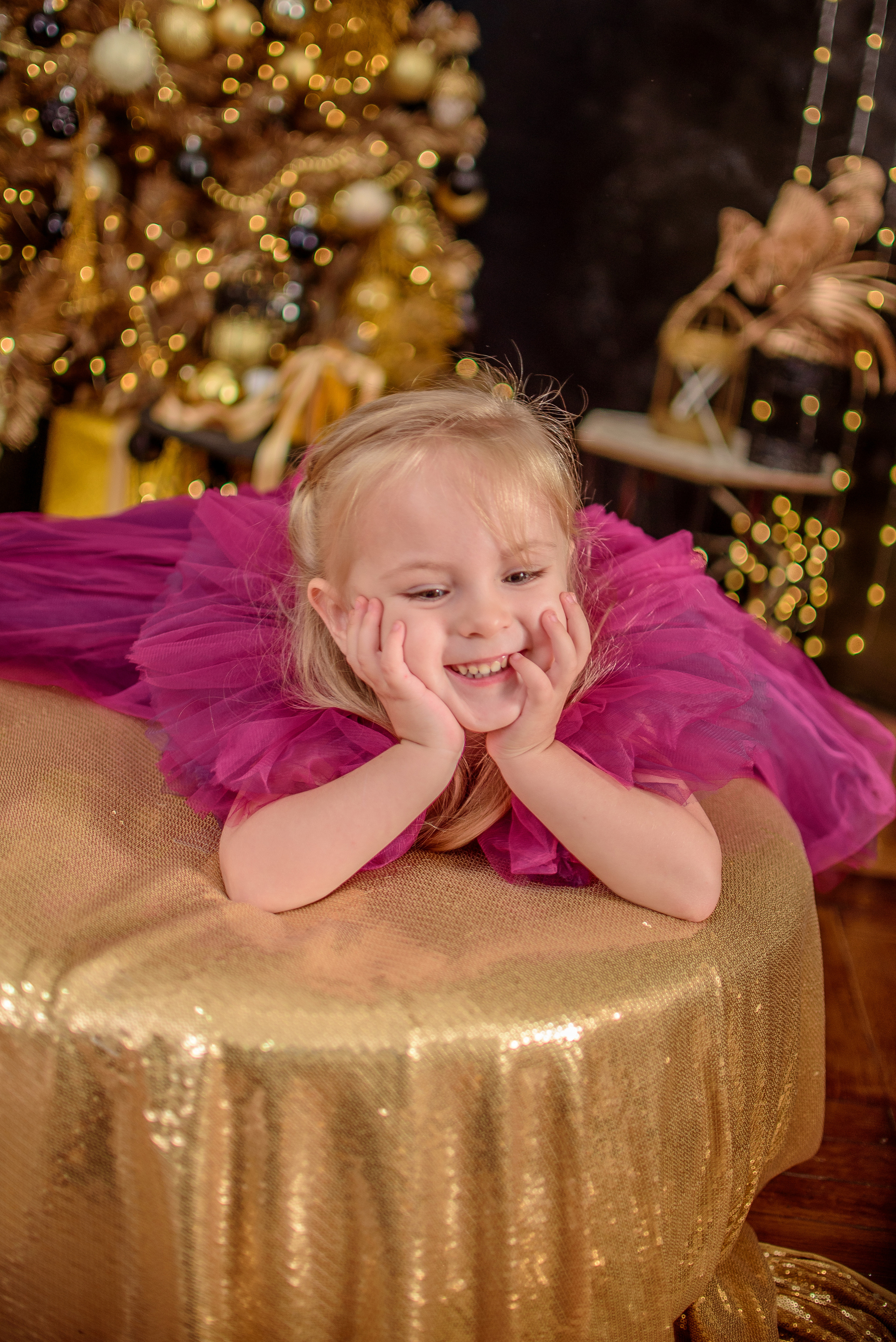 Новогодняя съёмка девочки. Детский студийный фотограф Сочи