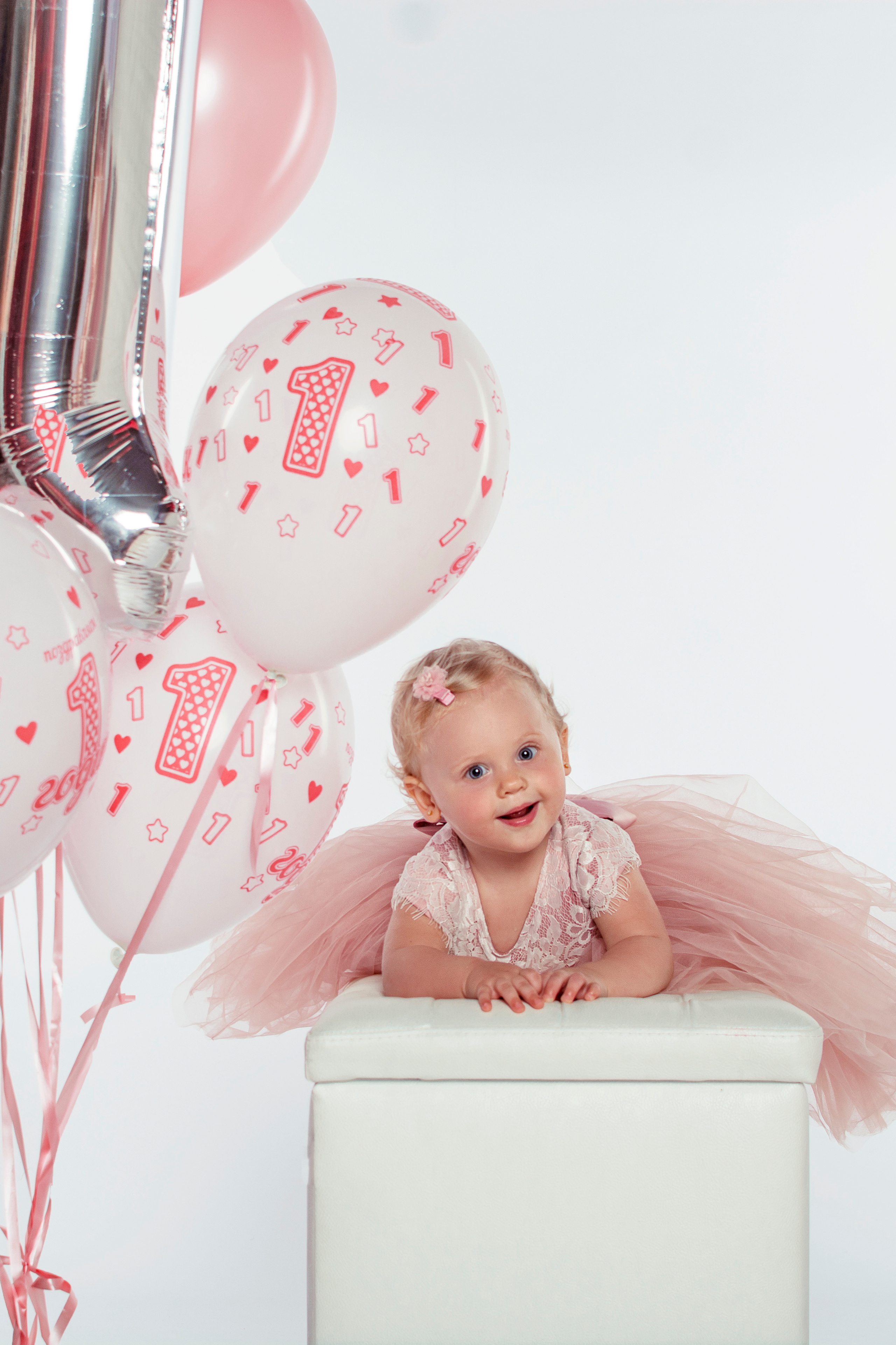 Фотосессия девочки годик. Детский студийный фотограф Сочи