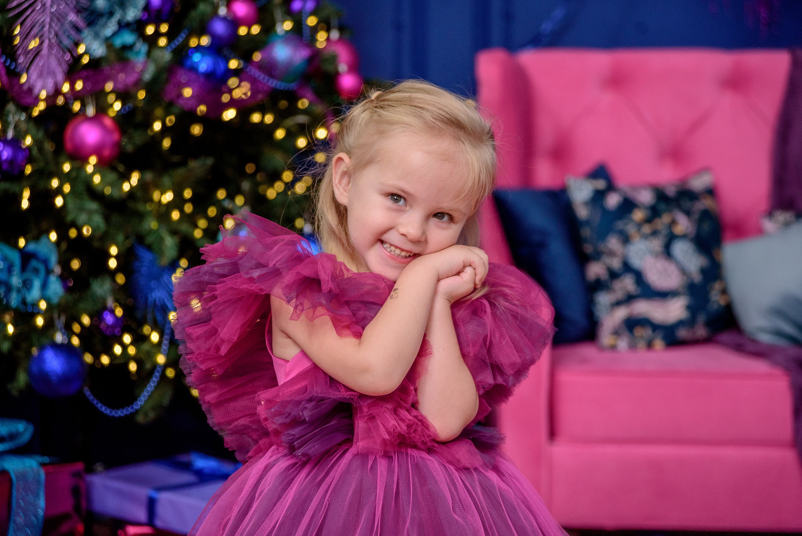 Новогодняя съёмка девочки. Детский студийный фотограф Сочи