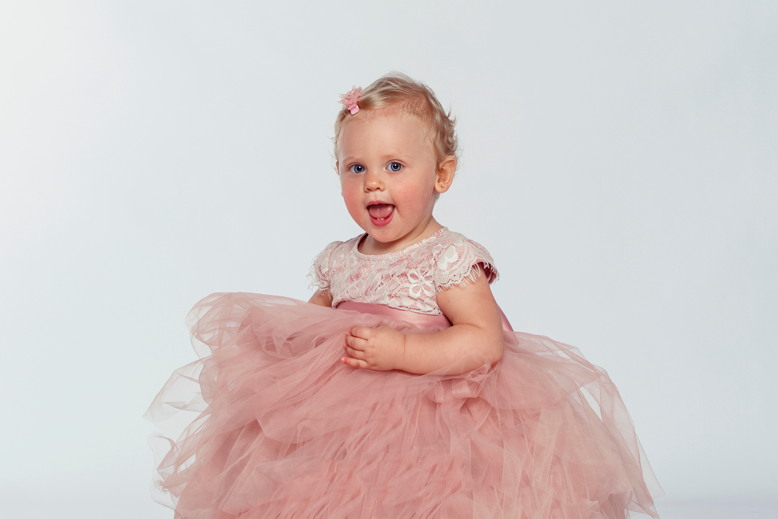 Фотосессия девочки годик. Детский студийный фотограф Сочи