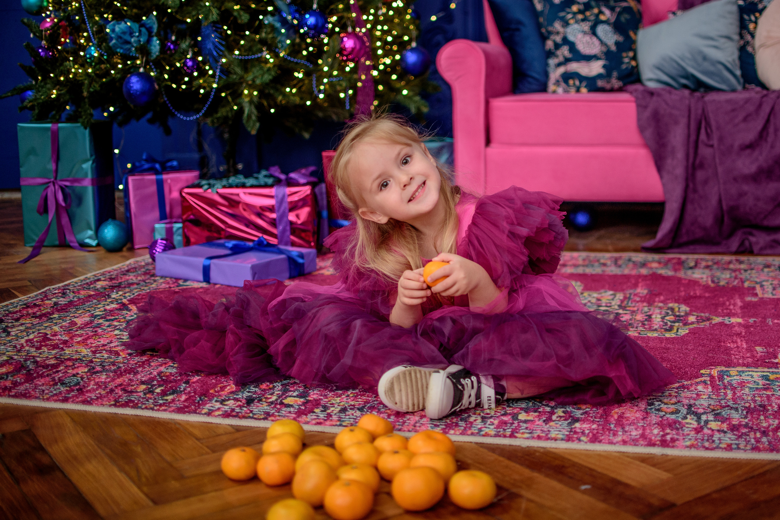 Новогодняя съёмка девочки. Детский студийный фотограф Сочи