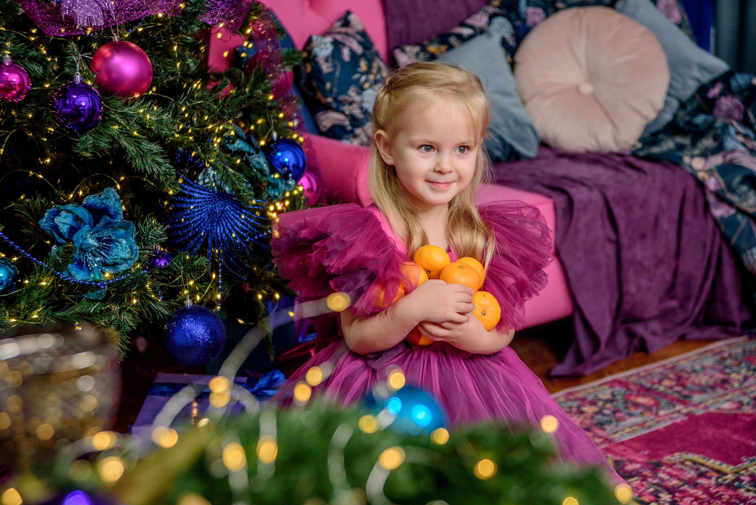 Новогодняя съёмка девочки. Детский студийный фотограф Сочи