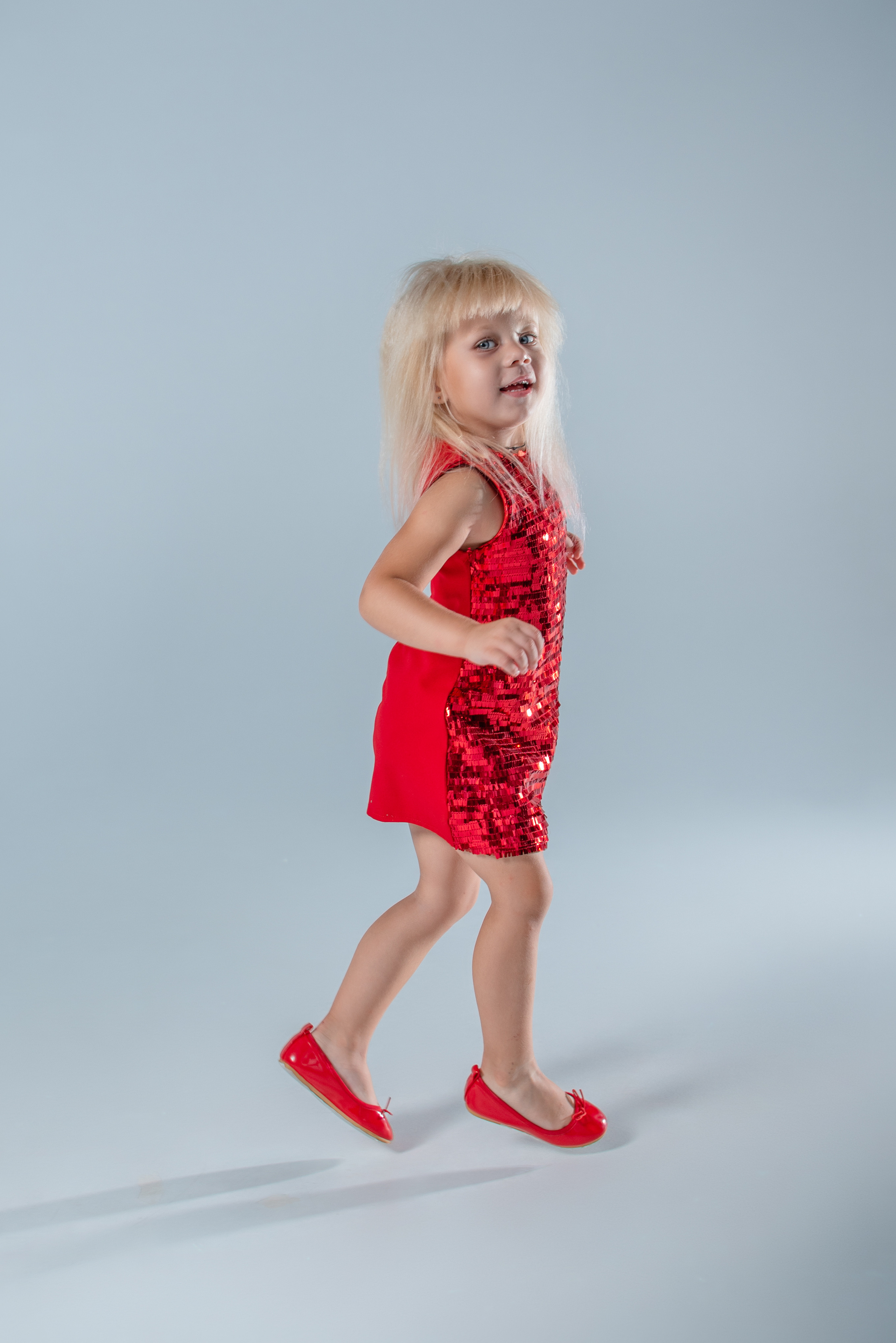 Фотосессия в студии девочки 5 лет. Детский студийный фотограф Сочи