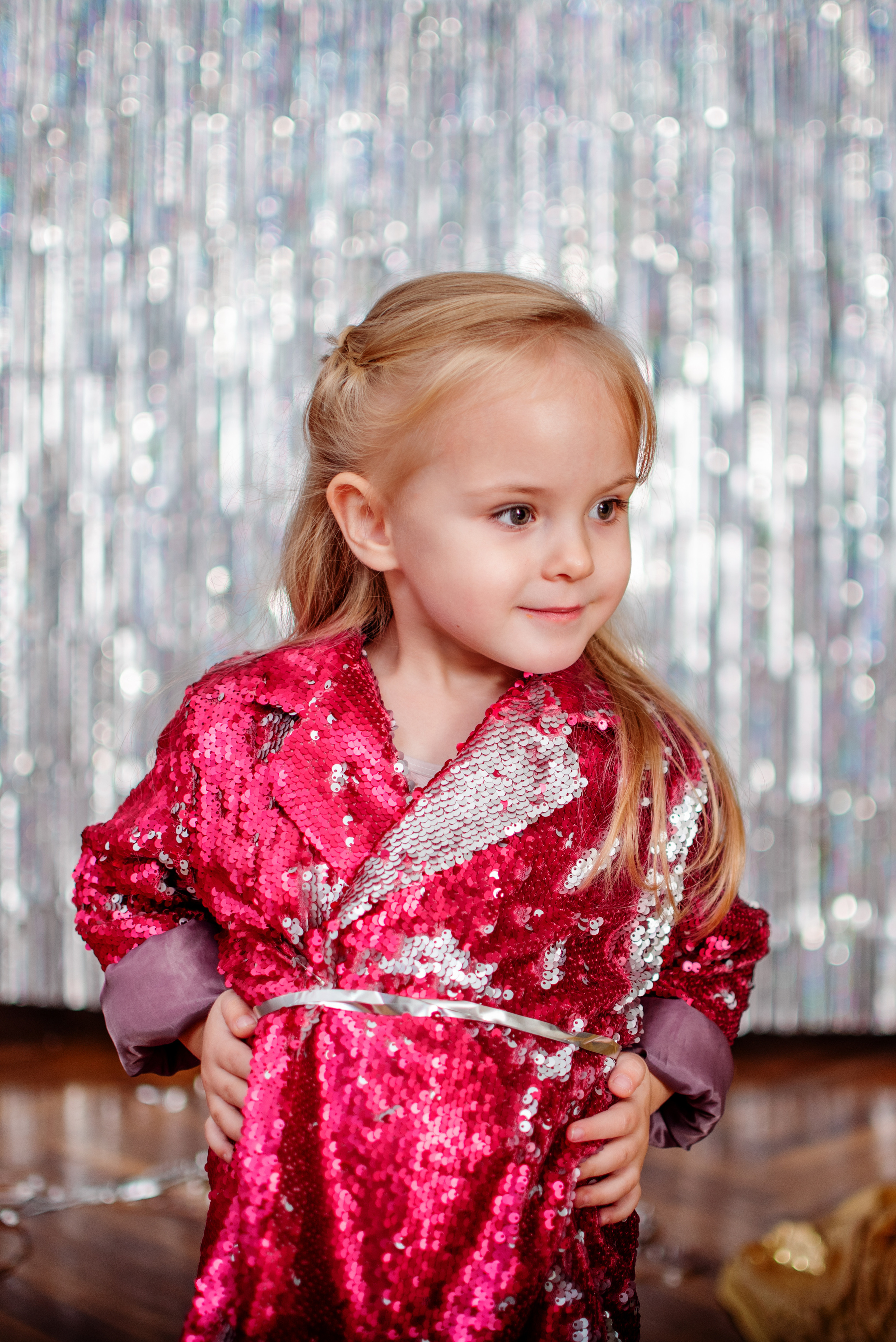 Новогодняя съёмка девочки. Детский студийный фотограф Сочи
