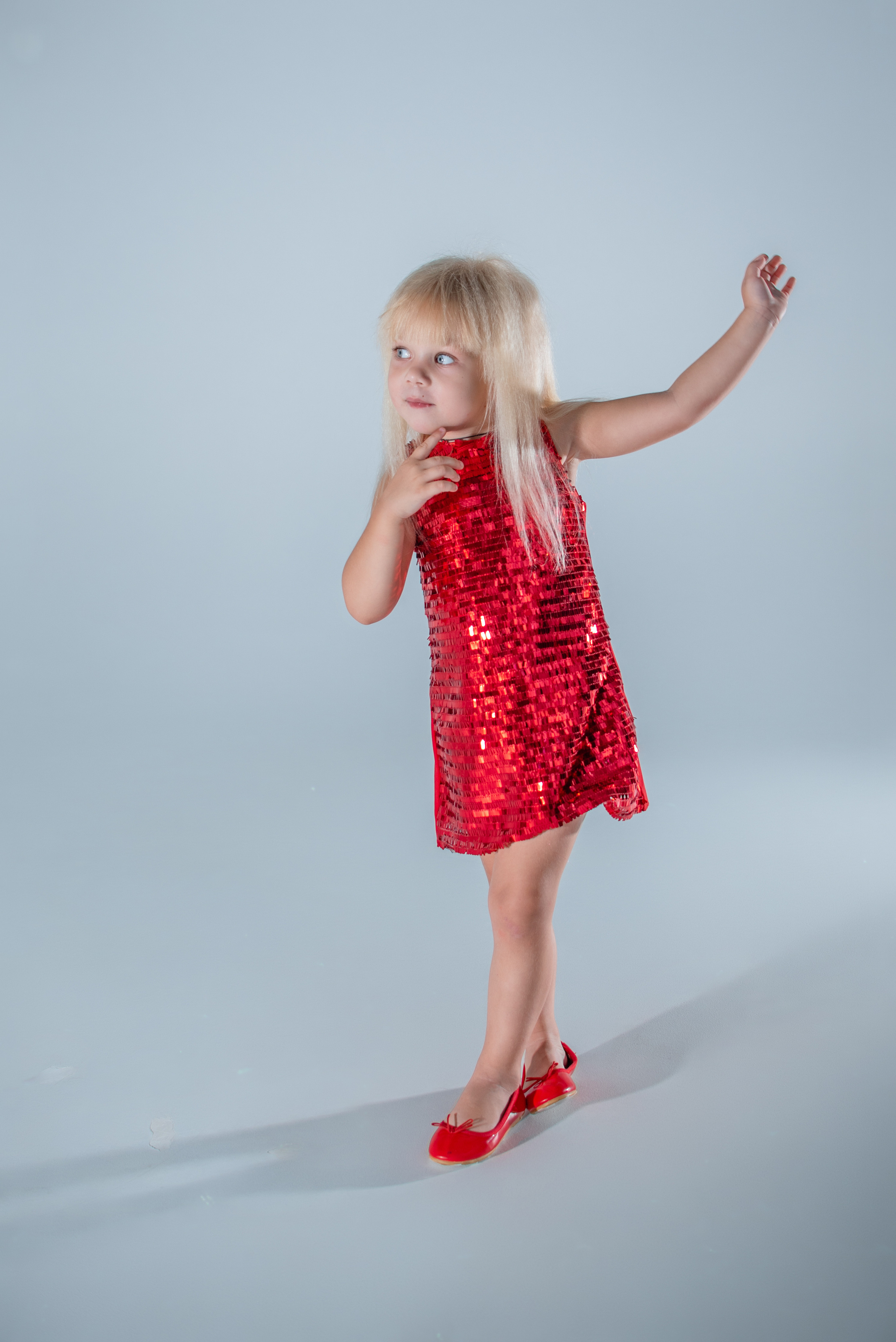 Фотосессия в студии девочки 5 лет. Детский студийный фотограф Сочи