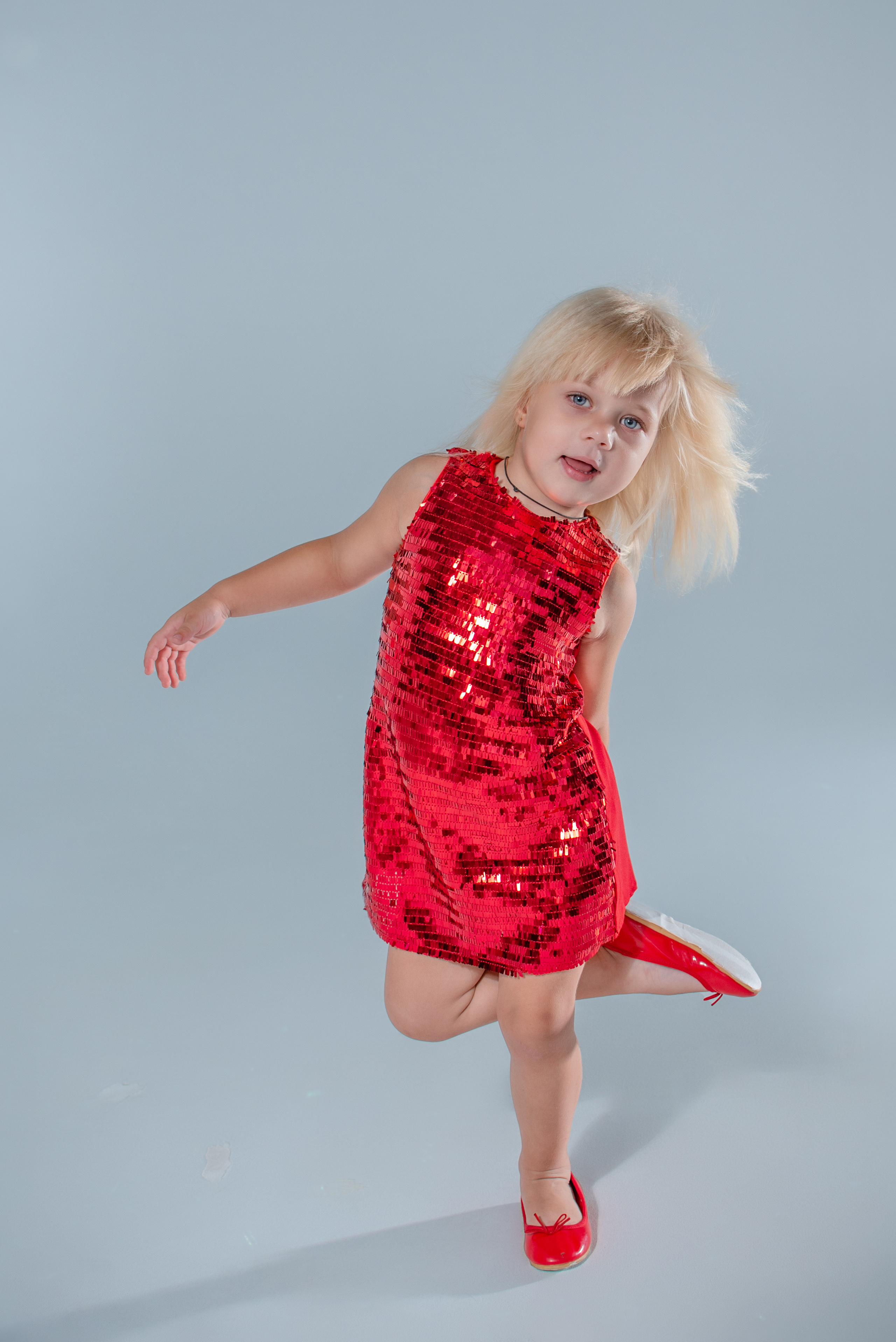 Фотосессия в студии девочки 5 лет. Детский студийный фотограф Сочи
