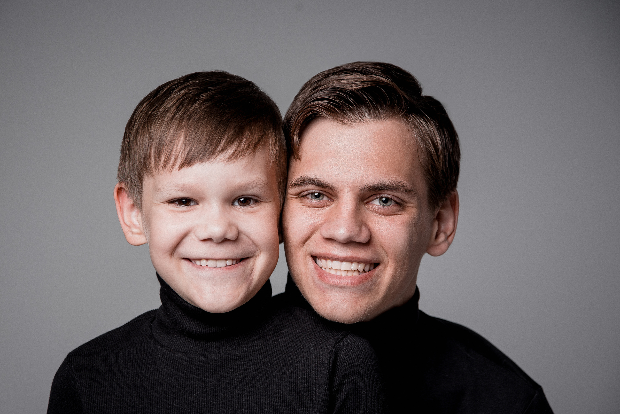 Детская фотосессия братьев в Сочи. Детский студийный фотограф Сочи